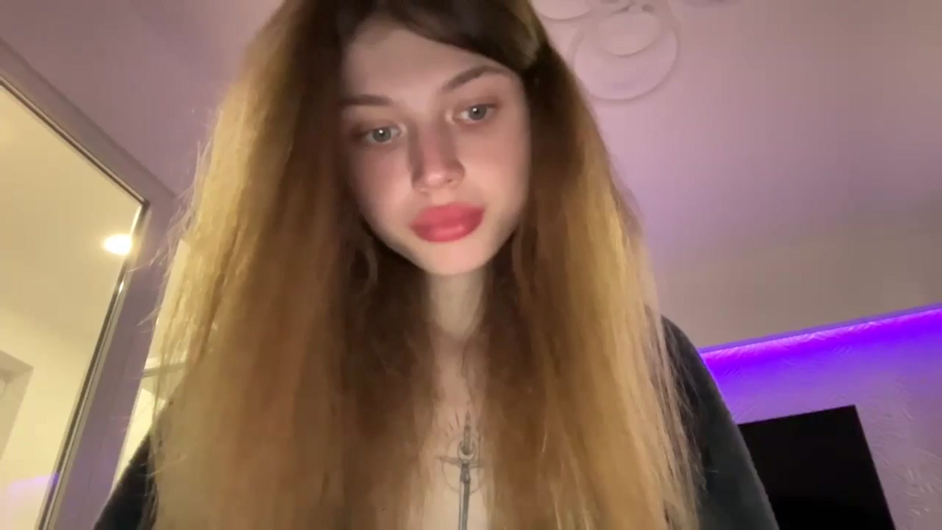 Gallery image thumbnail from Coconut_dream's myfreecams stream on, 10/23/2023, 19:28 image 7 of 20