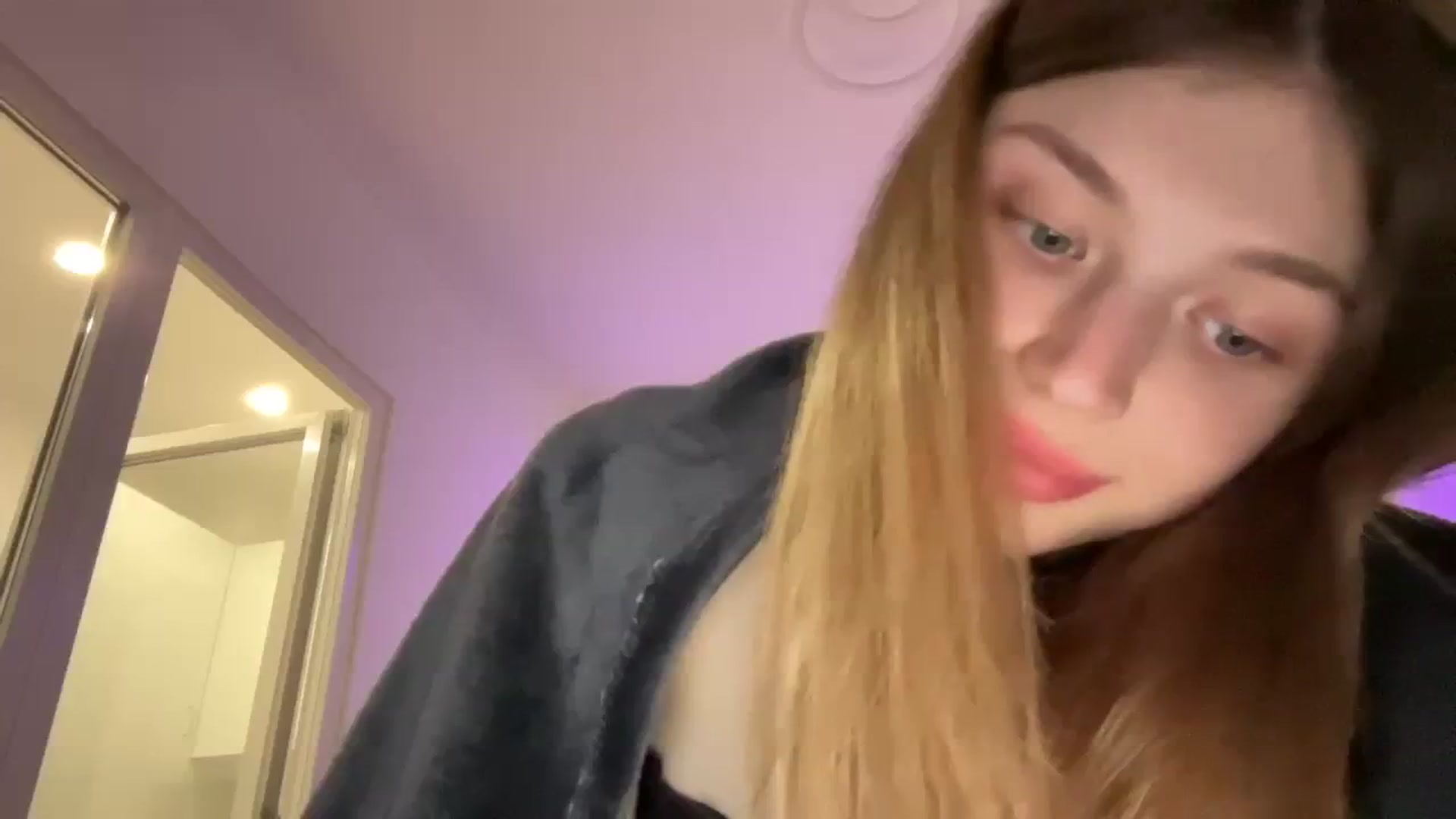 Gallery image thumbnail from Coconut_dream's myfreecams stream on, 10/23/2023, 19:28 image 19 of 20