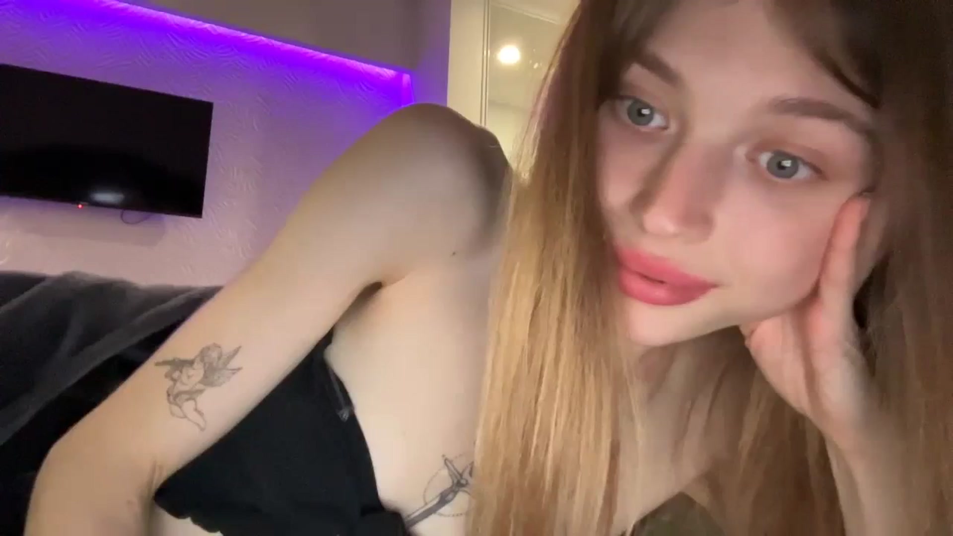 Gallery image thumbnail from Coconut_dream's myfreecams stream on, 10/23/2023, 19:28 image 13 of 20
