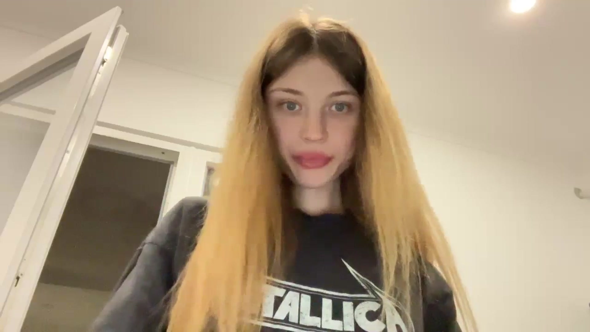 Gallery image thumbnail from Coconut_dream's myfreecams stream on, 10/24/2023, 06:24 image 9 of 20