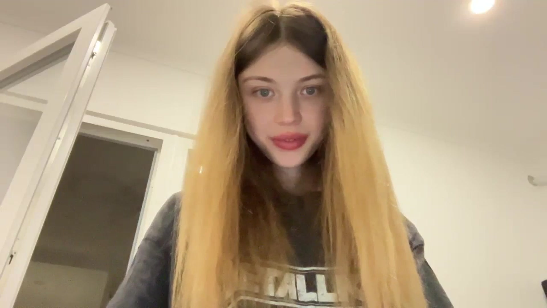 Gallery image thumbnail from Coconut_dream's myfreecams stream on, 10/24/2023, 06:24 image 4 of 20