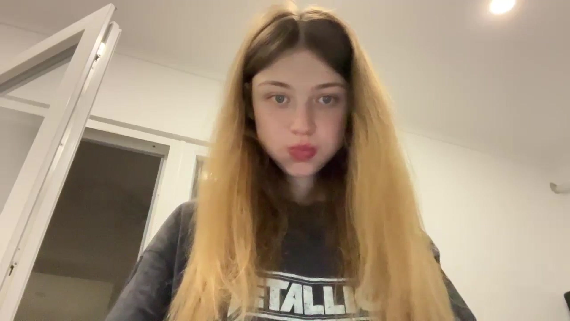 Gallery image thumbnail from Coconut_dream's myfreecams stream on, 10/24/2023, 06:24 image 2 of 20