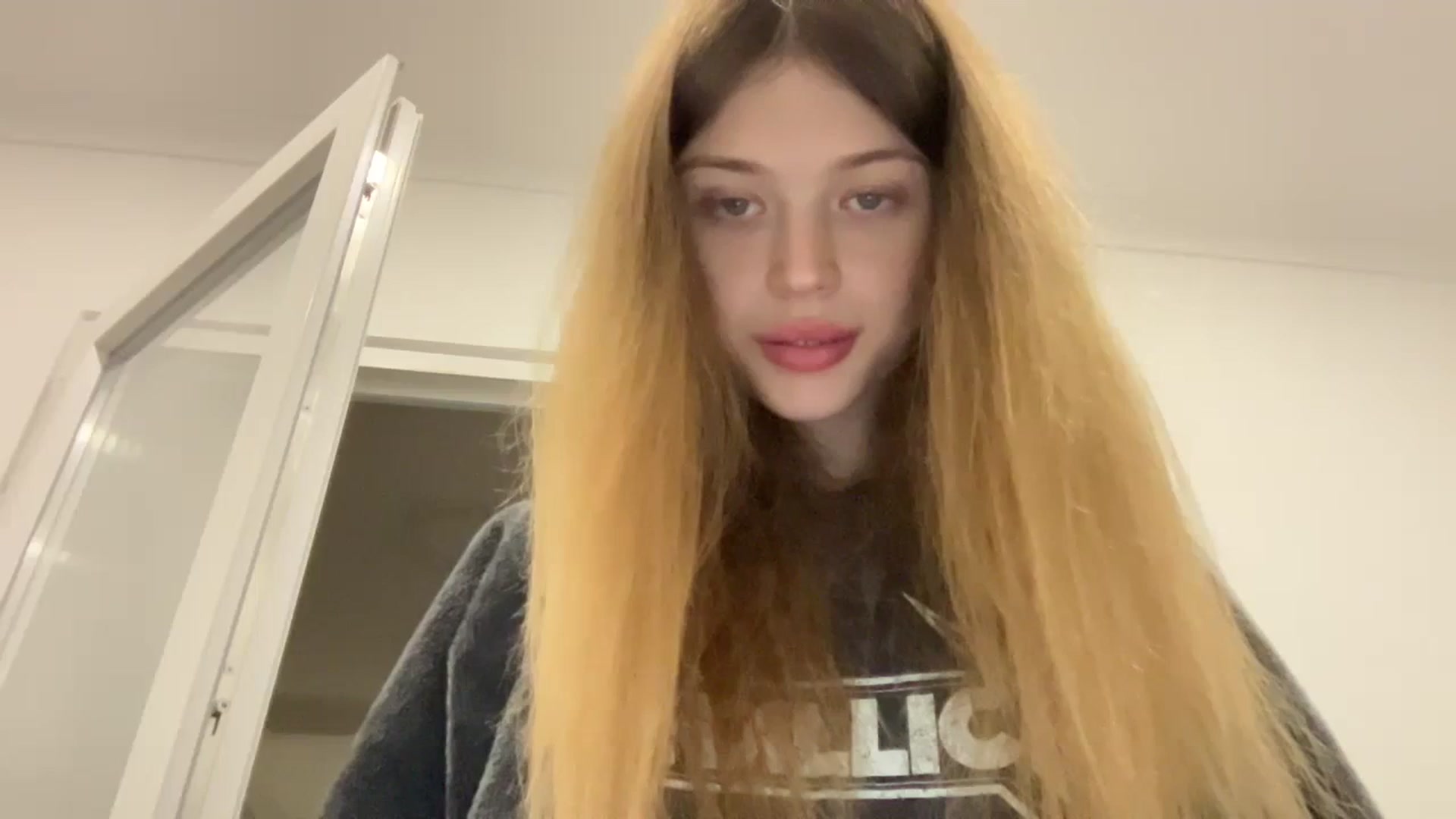 Gallery image thumbnail from Coconut_dream's myfreecams stream on, 10/24/2023, 06:24 image 19 of 20