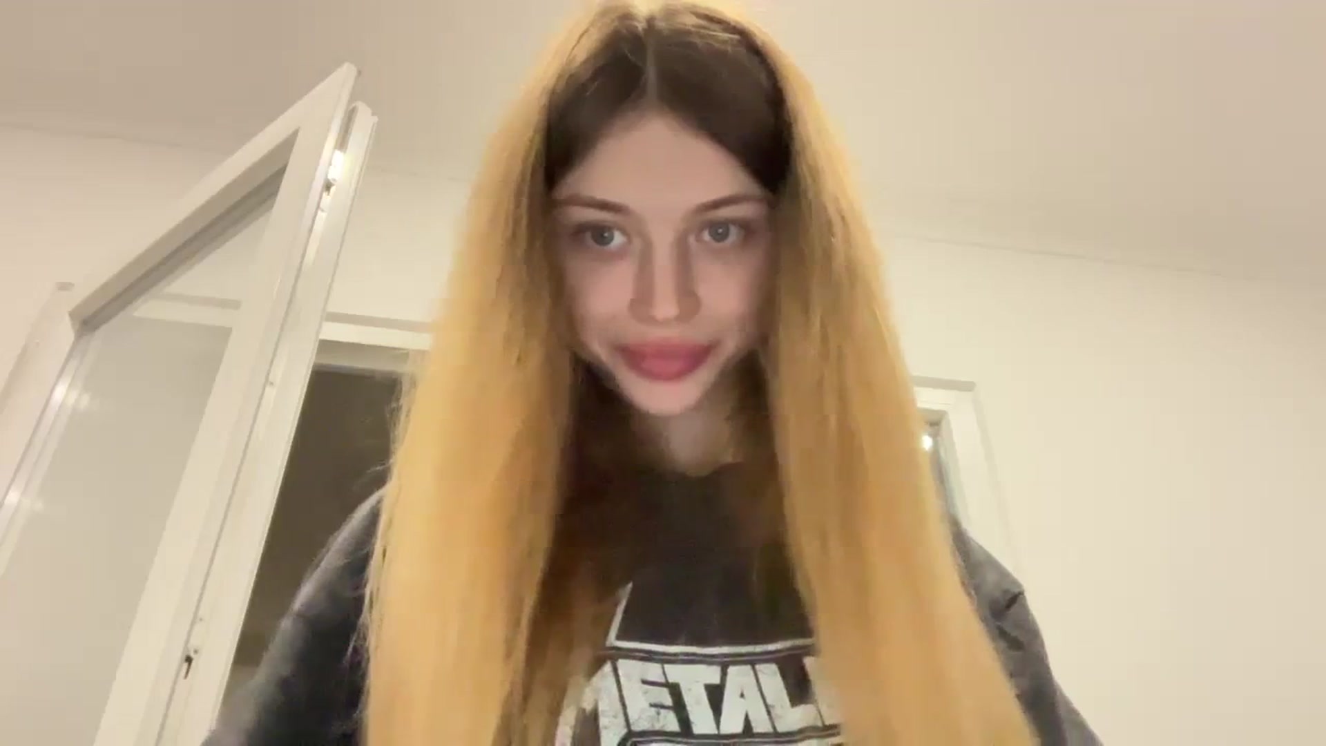 Gallery image thumbnail from Coconut_dream's myfreecams stream on, 10/24/2023, 06:24 image 17 of 20