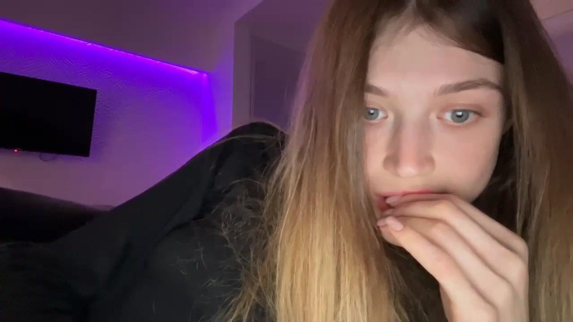 Gallery image thumbnail from Coconut_dream's myfreecams stream on, 10/27/2023, 16:55 image 5 of 20