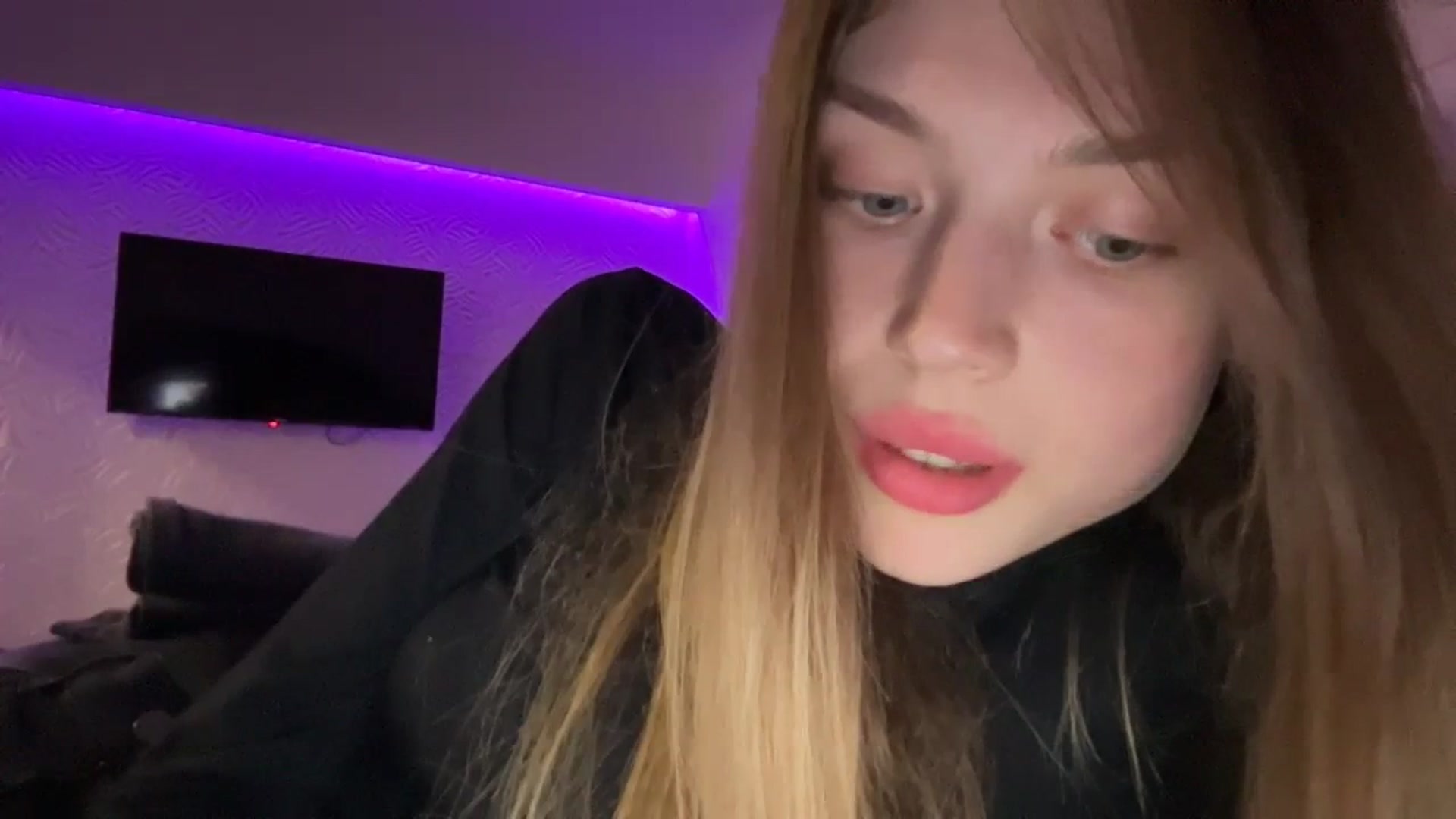 Gallery image thumbnail from Coconut_dream's myfreecams stream on, 10/27/2023, 16:55 image 12 of 20