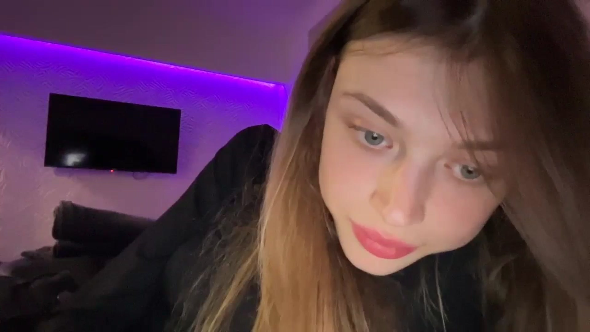 Gallery image thumbnail from Coconut_dream's myfreecams stream on, 10/27/2023, 16:55 image 14 of 20