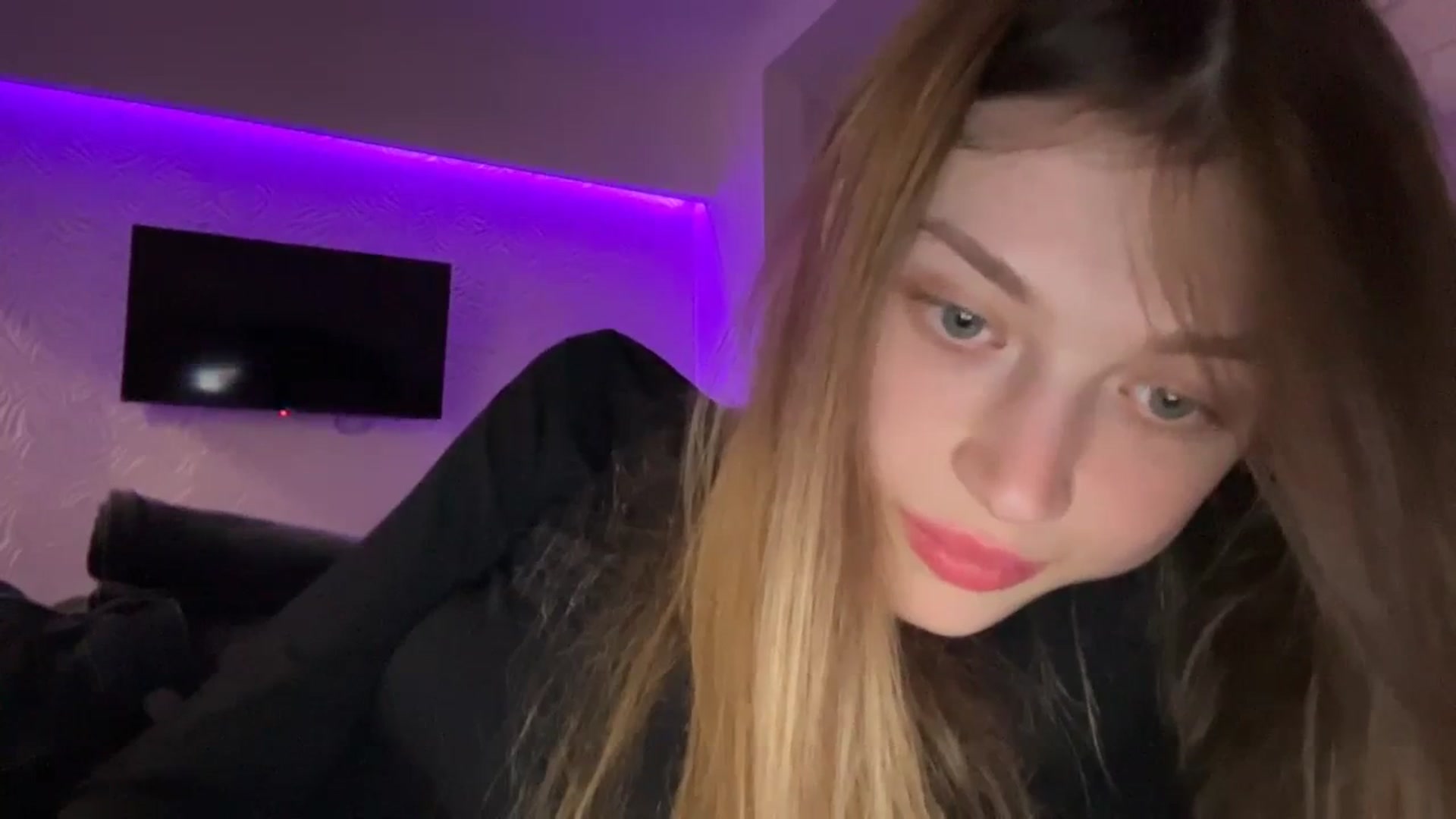 Gallery image thumbnail from Coconut_dream's myfreecams stream on, 10/27/2023, 16:55 image 17 of 20