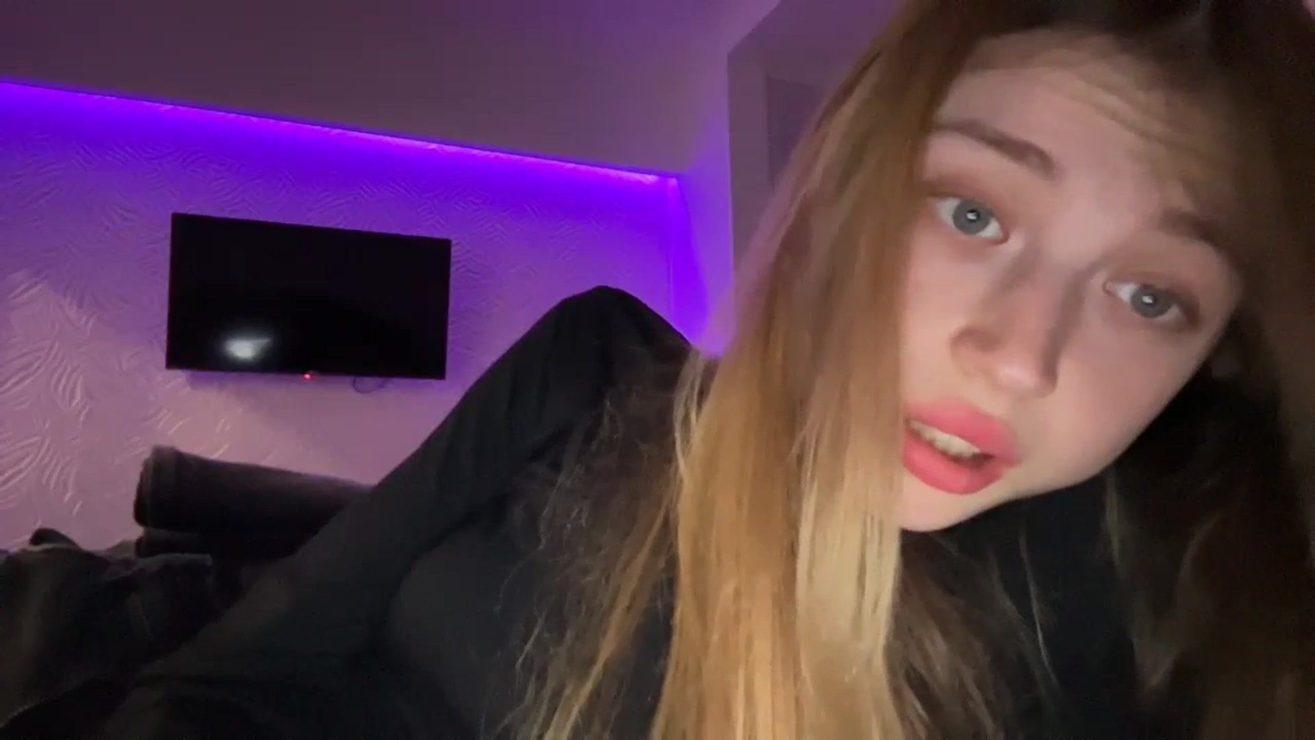 Gallery image thumbnail from Coconut_dream's myfreecams stream on, 10/27/2023, 16:55 image 19 of 20