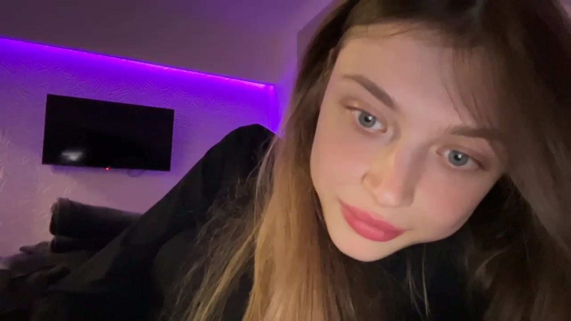 Gallery image thumbnail from Coconut_dream's myfreecams stream on, 10/27/2023, 16:55 image 13 of 20