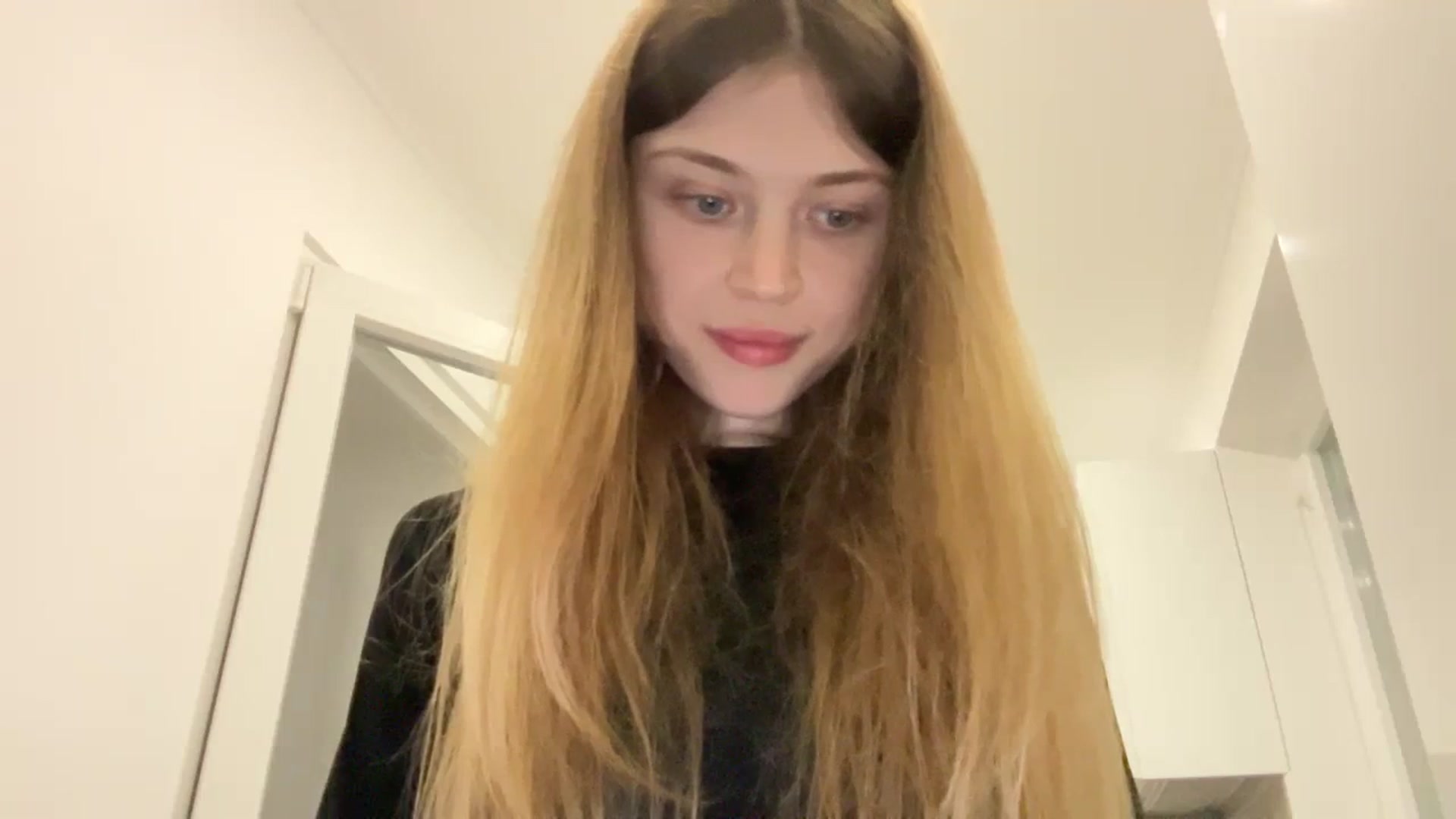Gallery image thumbnail from Coconut_dream's myfreecams stream on, 10/28/2023, 07:24 image 9 of 20