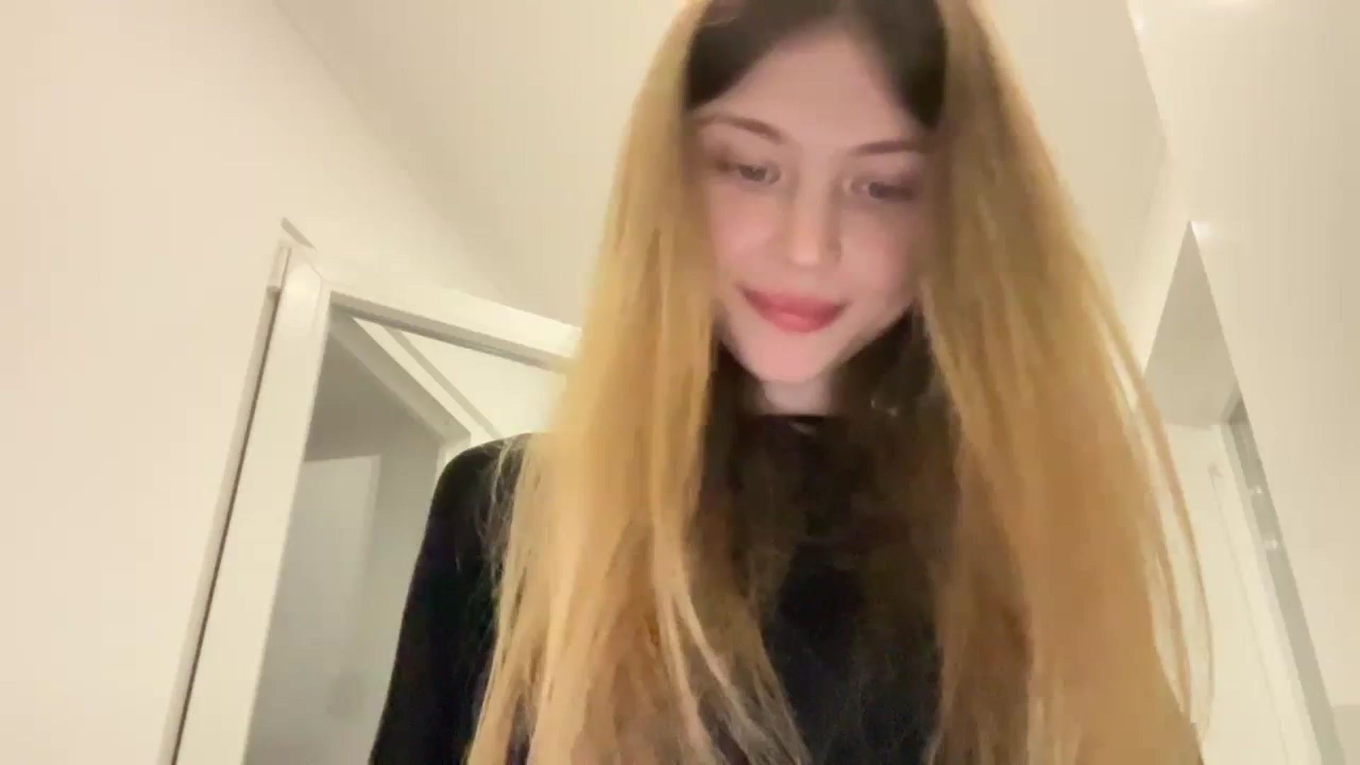 Gallery image thumbnail from Coconut_dream's myfreecams stream on, 10/28/2023, 07:24 image 13 of 20