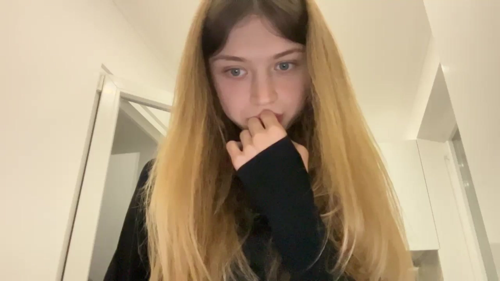 Gallery image thumbnail from Coconut_dream's myfreecams stream on, 10/28/2023, 07:24 image 15 of 20