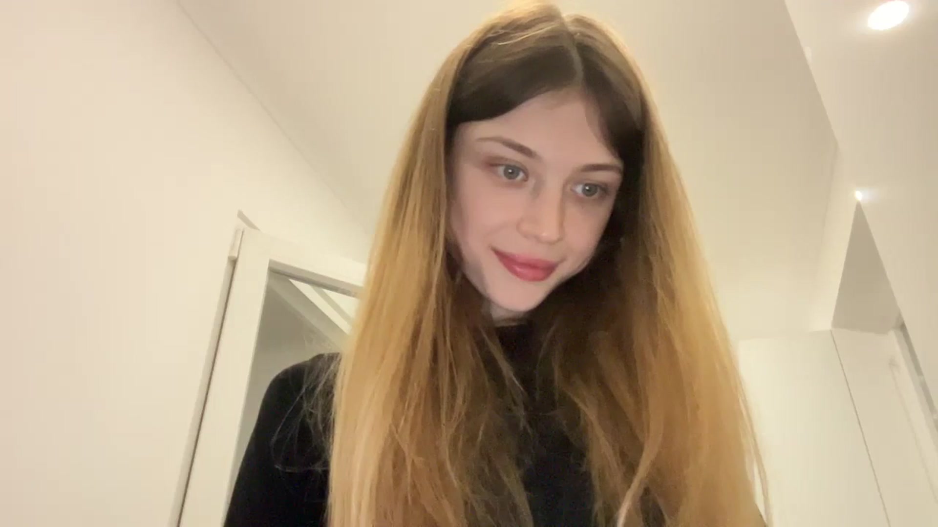 Gallery image thumbnail from Coconut_dream's myfreecams stream on, 10/28/2023, 07:24 image 5 of 20