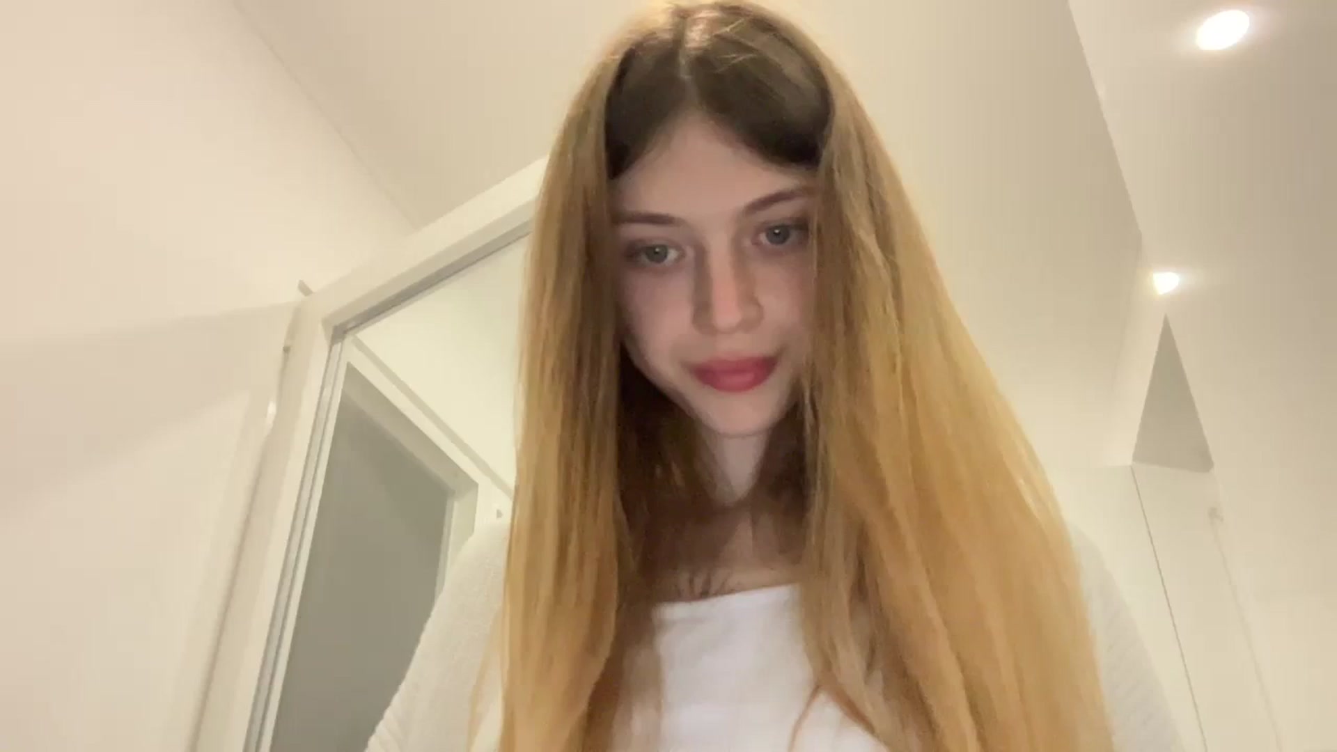 Gallery image thumbnail from Coconut_dream's myfreecams stream on, 10/29/2023, 08:46 image 5 of 20