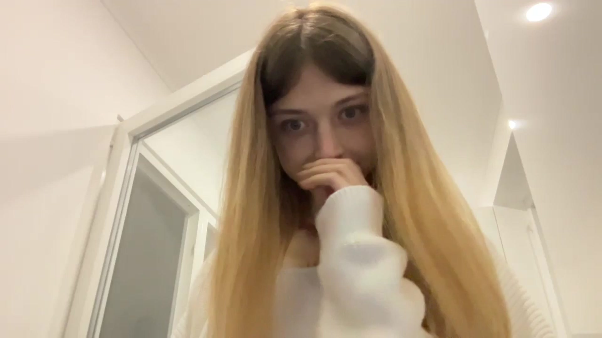 Gallery image thumbnail from Coconut_dream's myfreecams stream on, 10/29/2023, 08:46 image 11 of 20