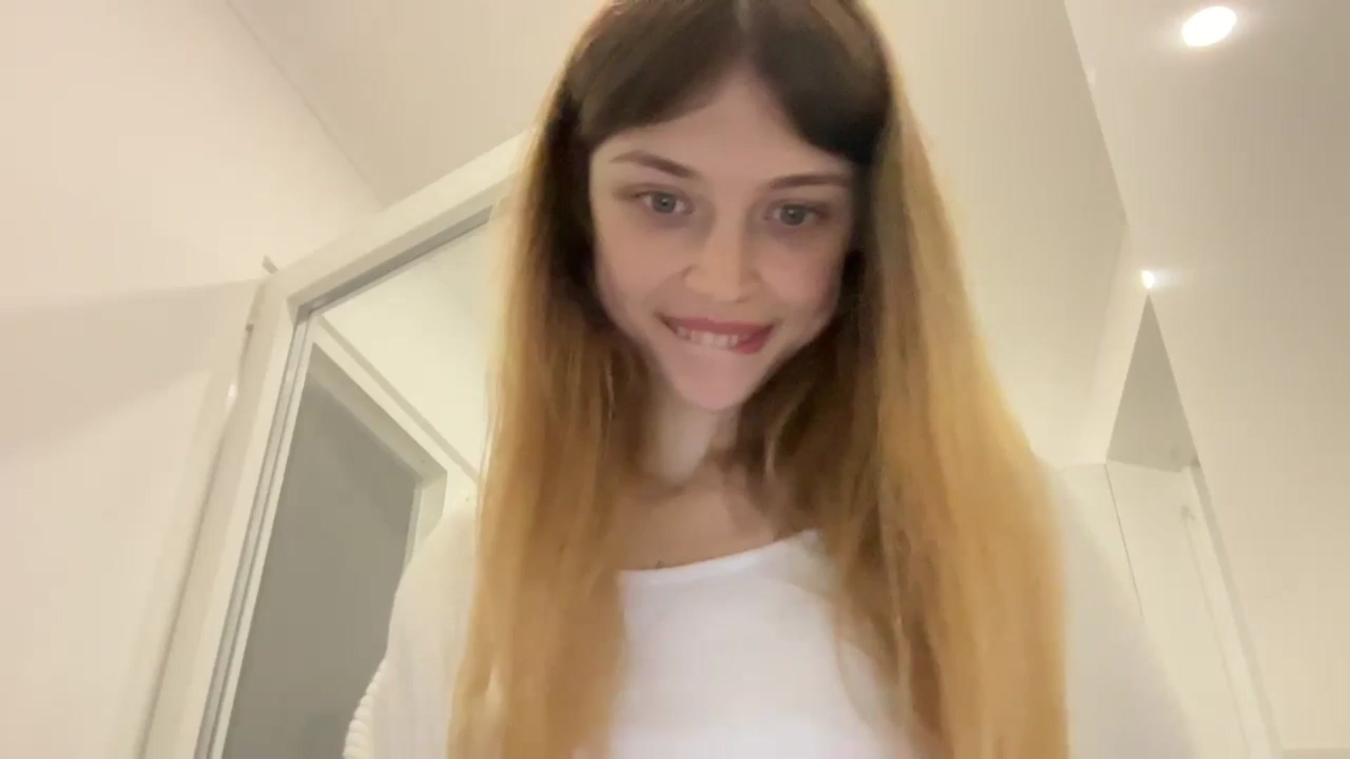 Gallery image thumbnail from Coconut_dream's myfreecams stream on, 10/29/2023, 08:46 image 12 of 20