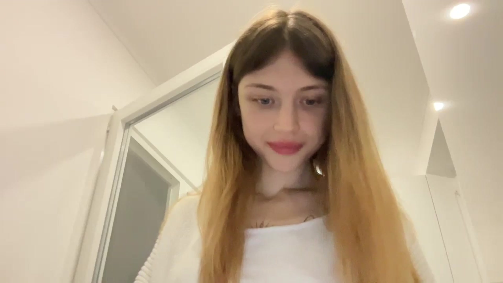 Gallery image thumbnail from Coconut_dream's myfreecams stream on, 10/29/2023, 08:46 image 6 of 20