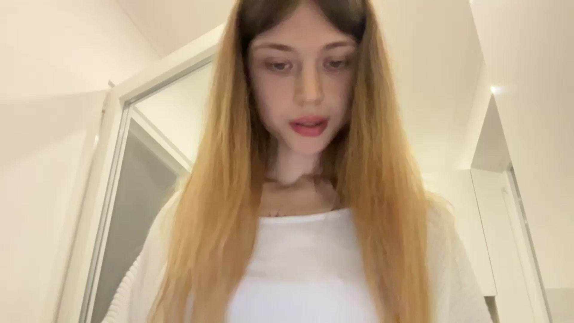 Gallery image thumbnail from Coconut_dream's myfreecams stream on, 10/29/2023, 08:46 image 8 of 20