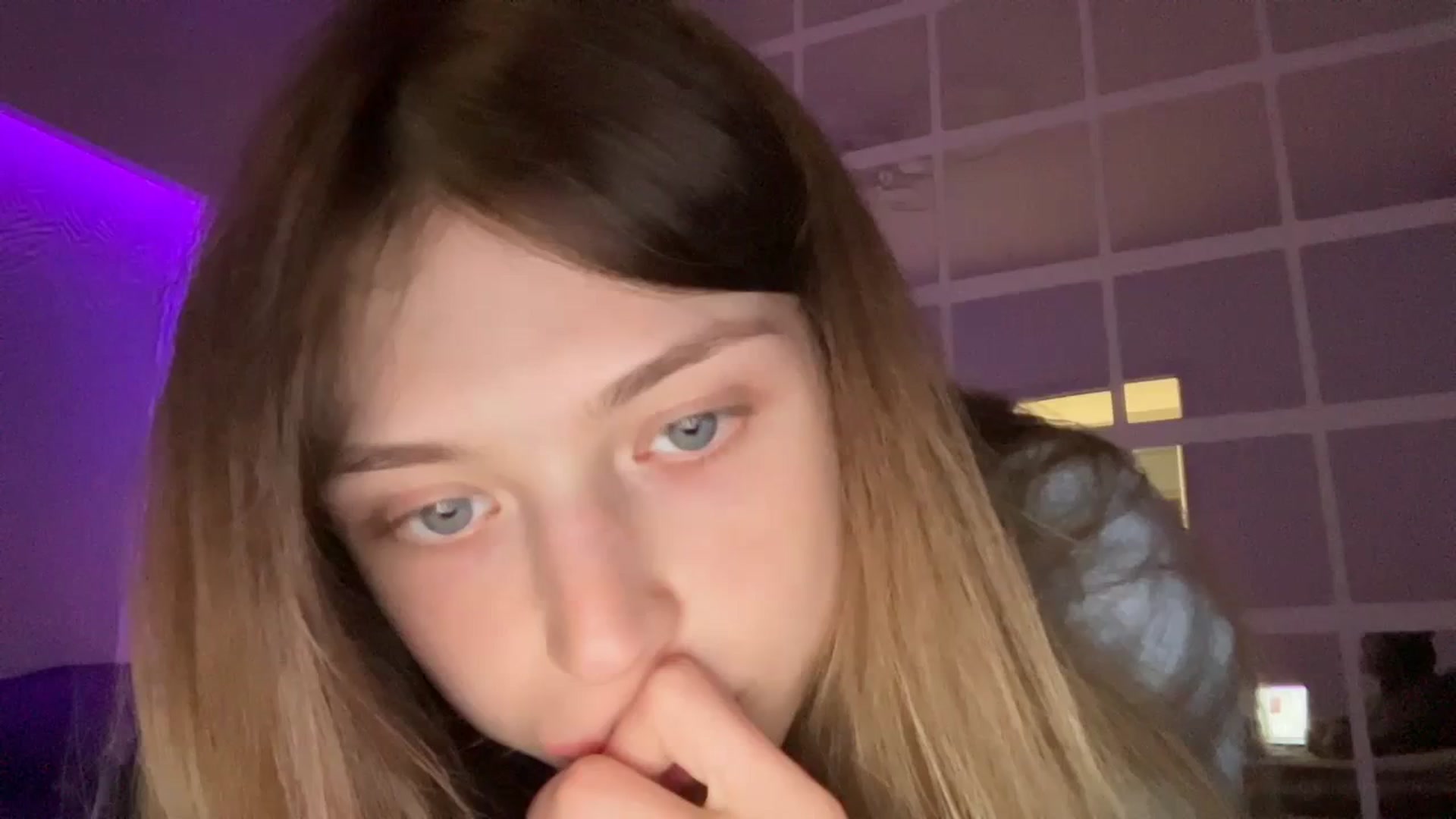 Gallery image thumbnail from Coconut_dream's myfreecams stream on, 10/30/2023, 17:07 image 6 of 20