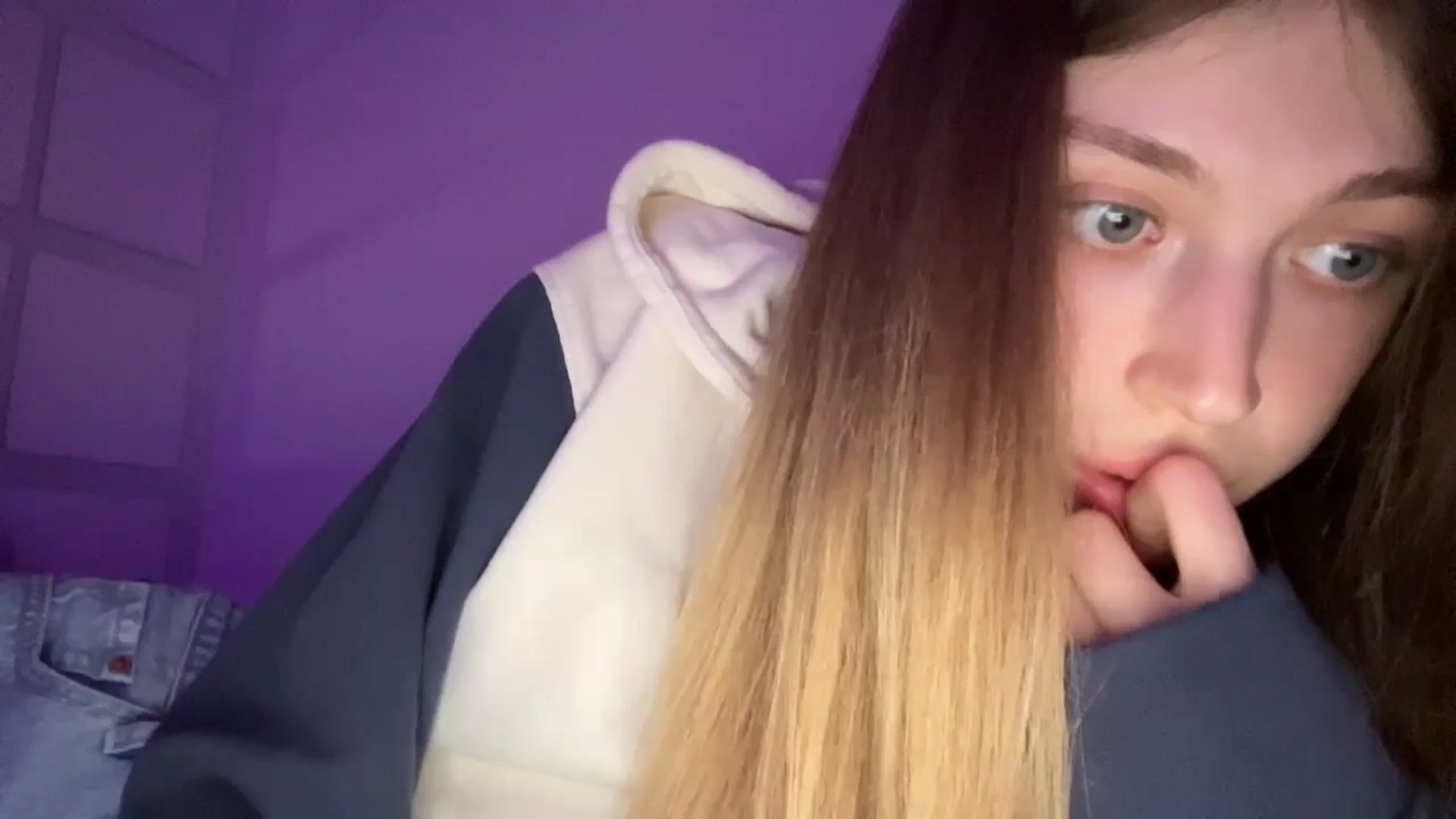Gallery image thumbnail from Coconut_dream's myfreecams stream on, 11/02/2023, 19:00 image 5 of 20