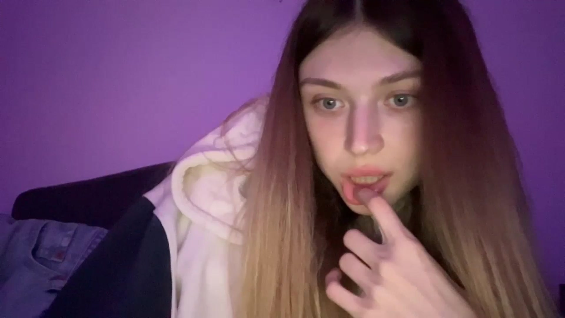 Gallery image thumbnail from Coconut_dream's myfreecams stream on, 11/02/2023, 19:00 image 18 of 20