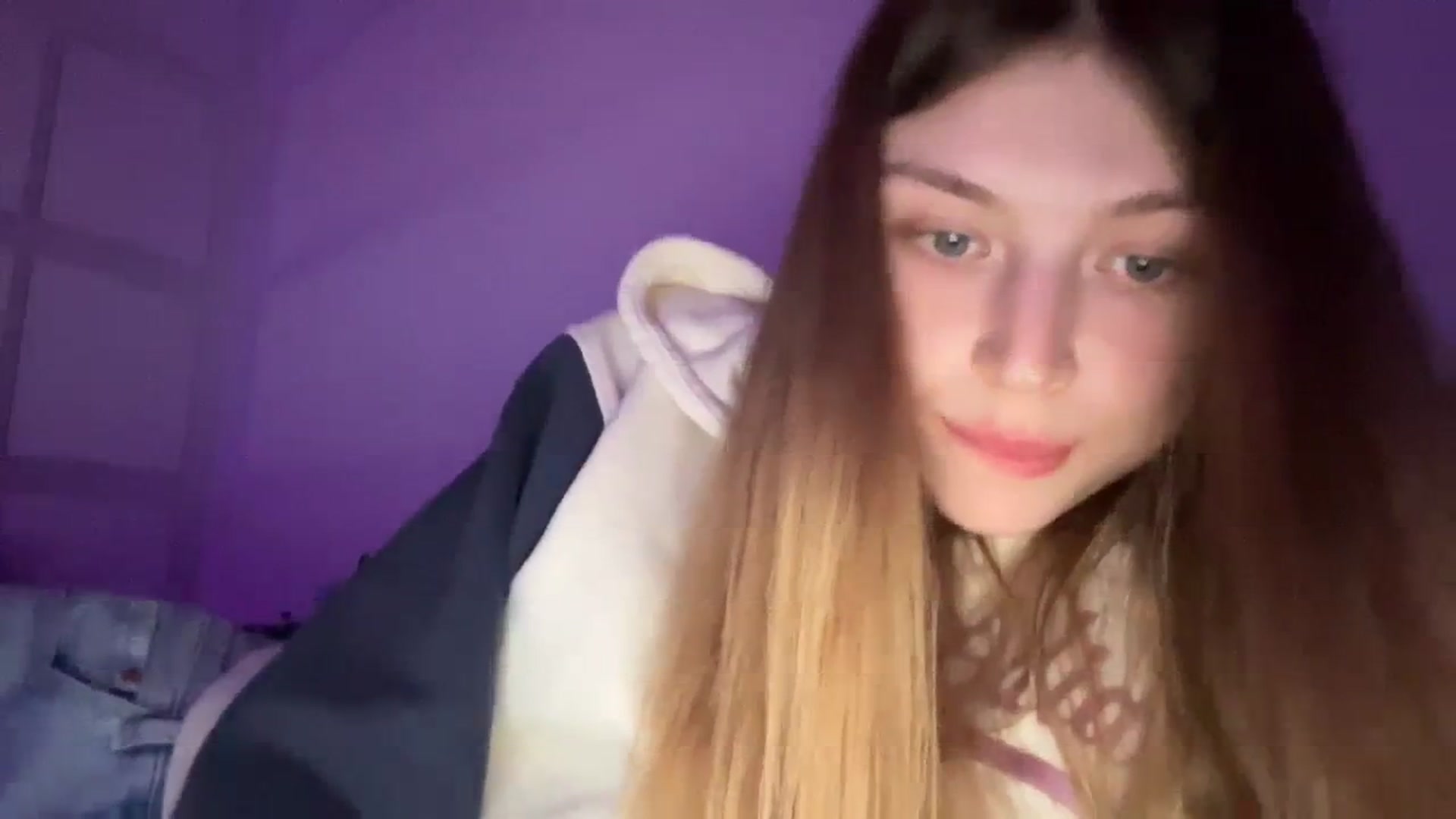 Gallery image thumbnail from Coconut_dream's myfreecams stream on, 11/02/2023, 19:00 image 7 of 20