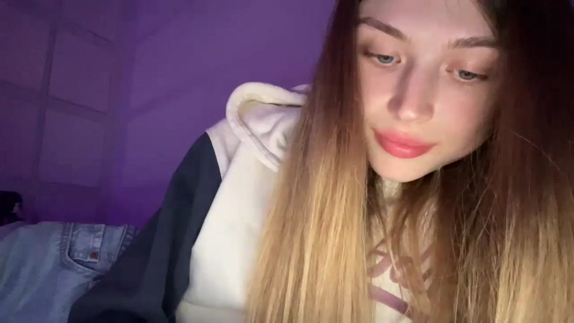 Gallery image thumbnail from Coconut_dream's myfreecams stream on, 11/02/2023, 19:00 image 9 of 20