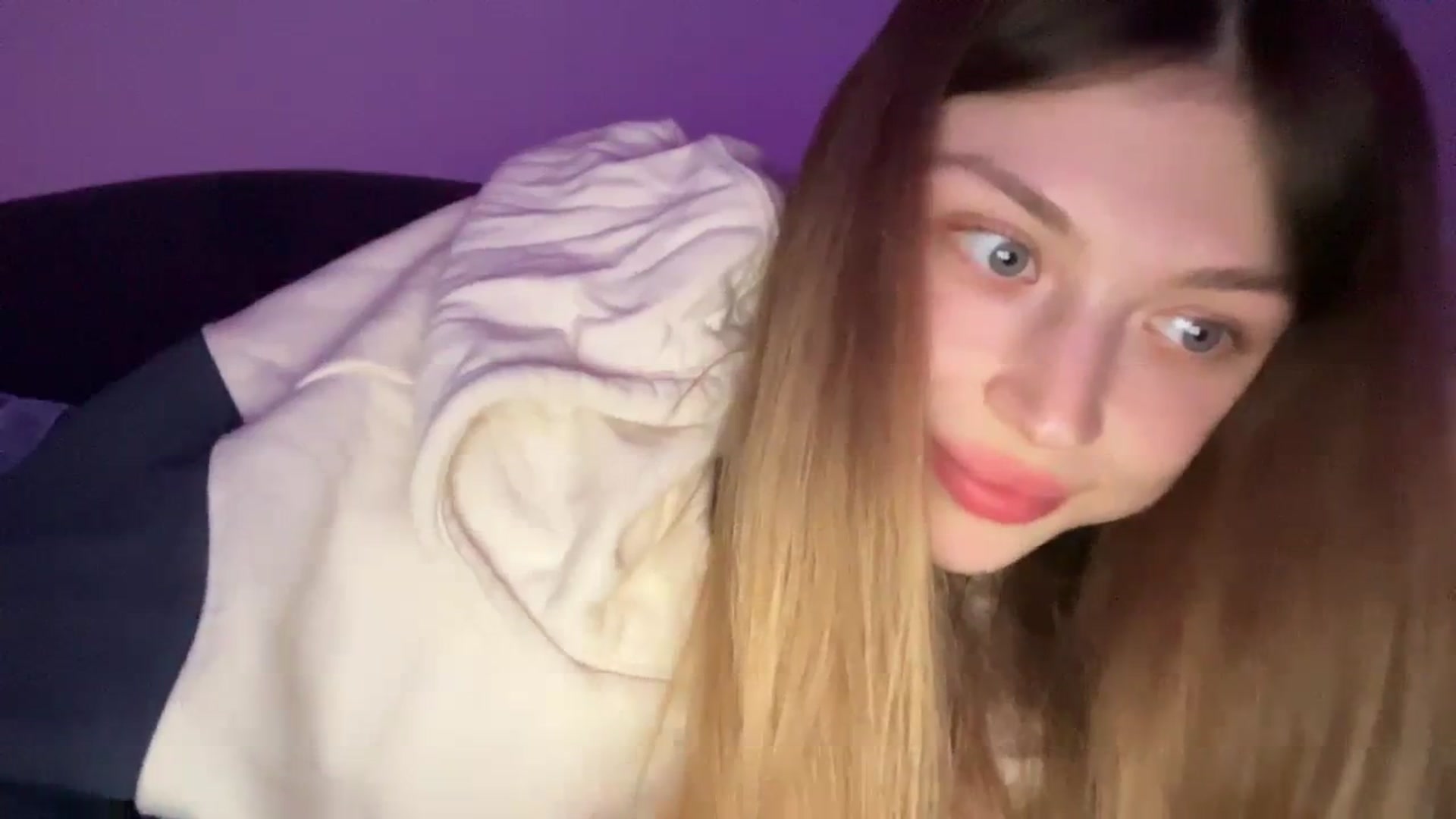 Gallery image thumbnail from Coconut_dream's myfreecams stream on, 11/02/2023, 19:40 image 17 of 20