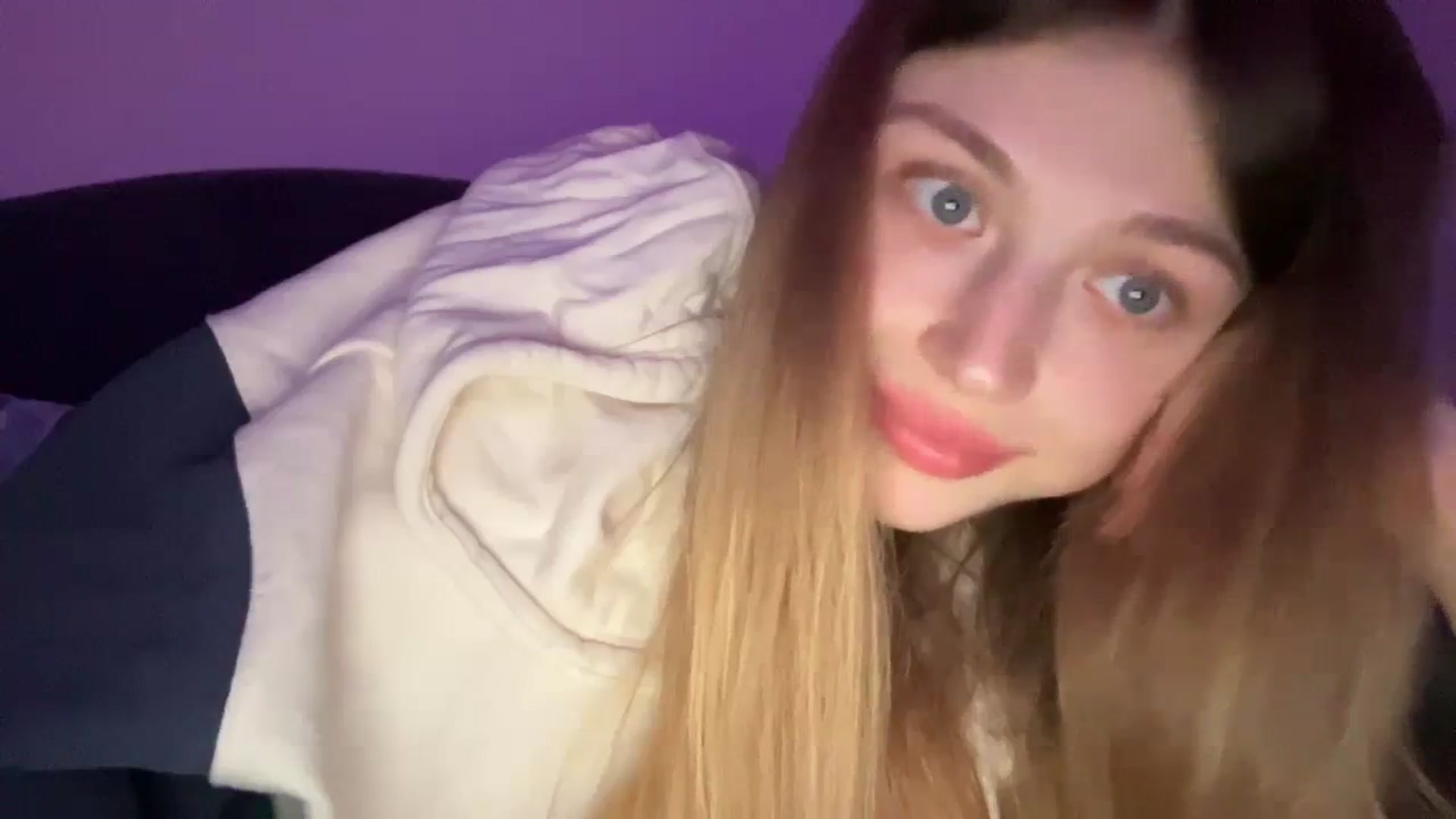 Gallery image thumbnail from Coconut_dream's myfreecams stream on, 11/02/2023, 19:40 image 7 of 20