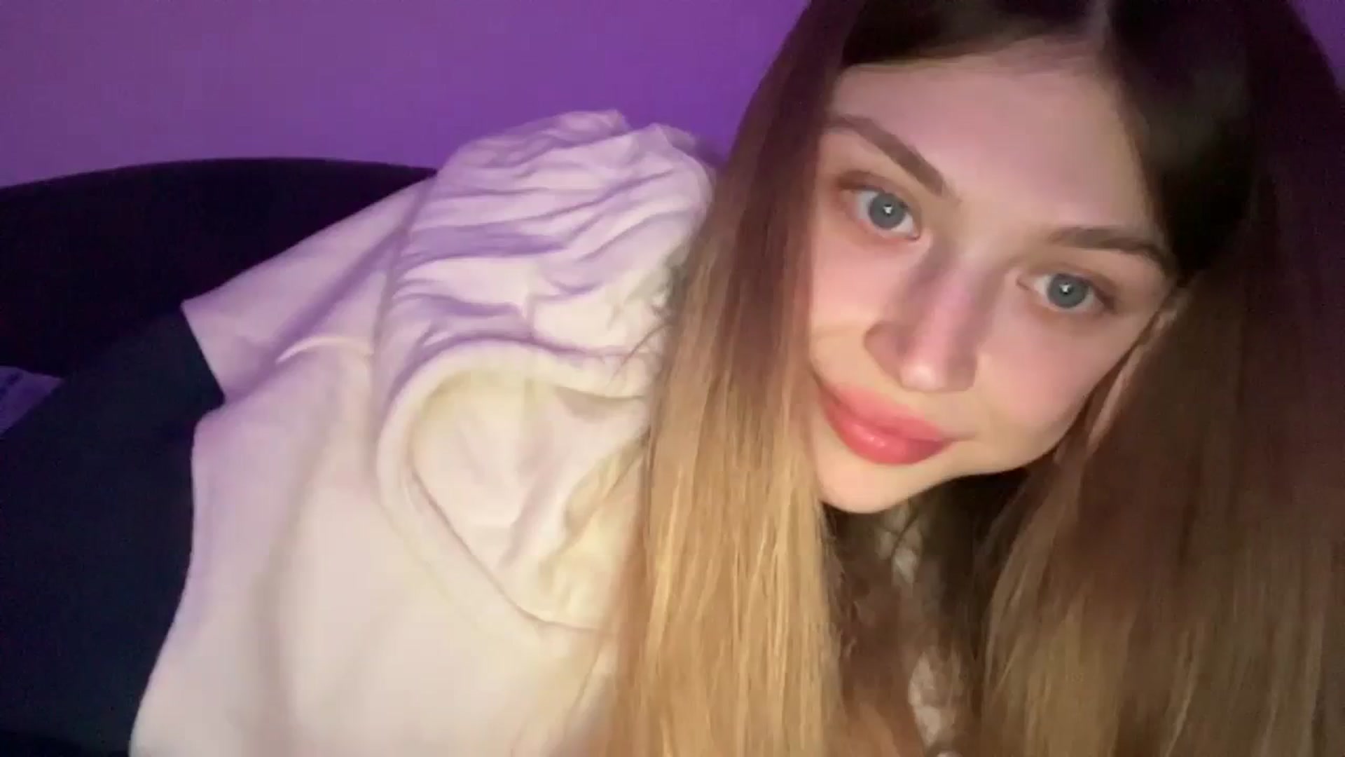 Gallery image thumbnail from Coconut_dream's myfreecams stream on, 11/02/2023, 19:40 image 11 of 20