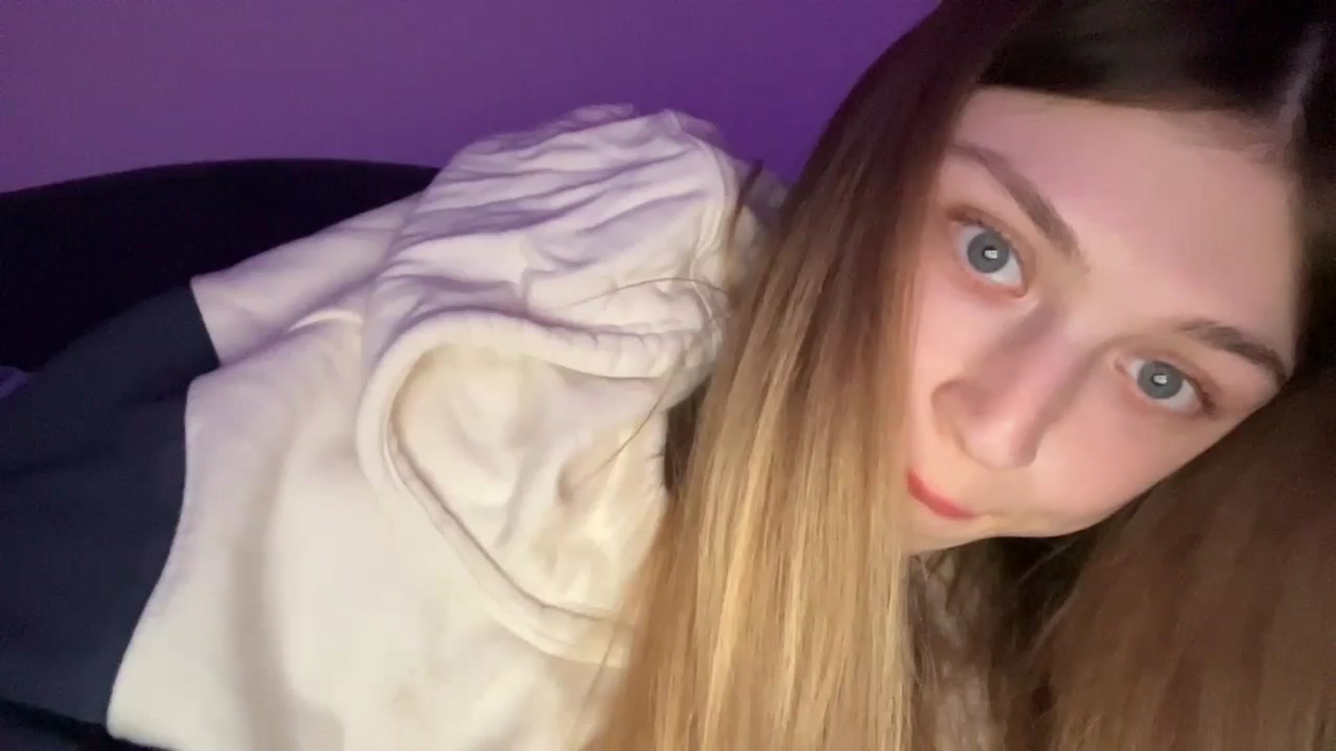 Gallery image thumbnail from Coconut_dream's myfreecams stream on, 11/02/2023, 19:40 image 1 of 20