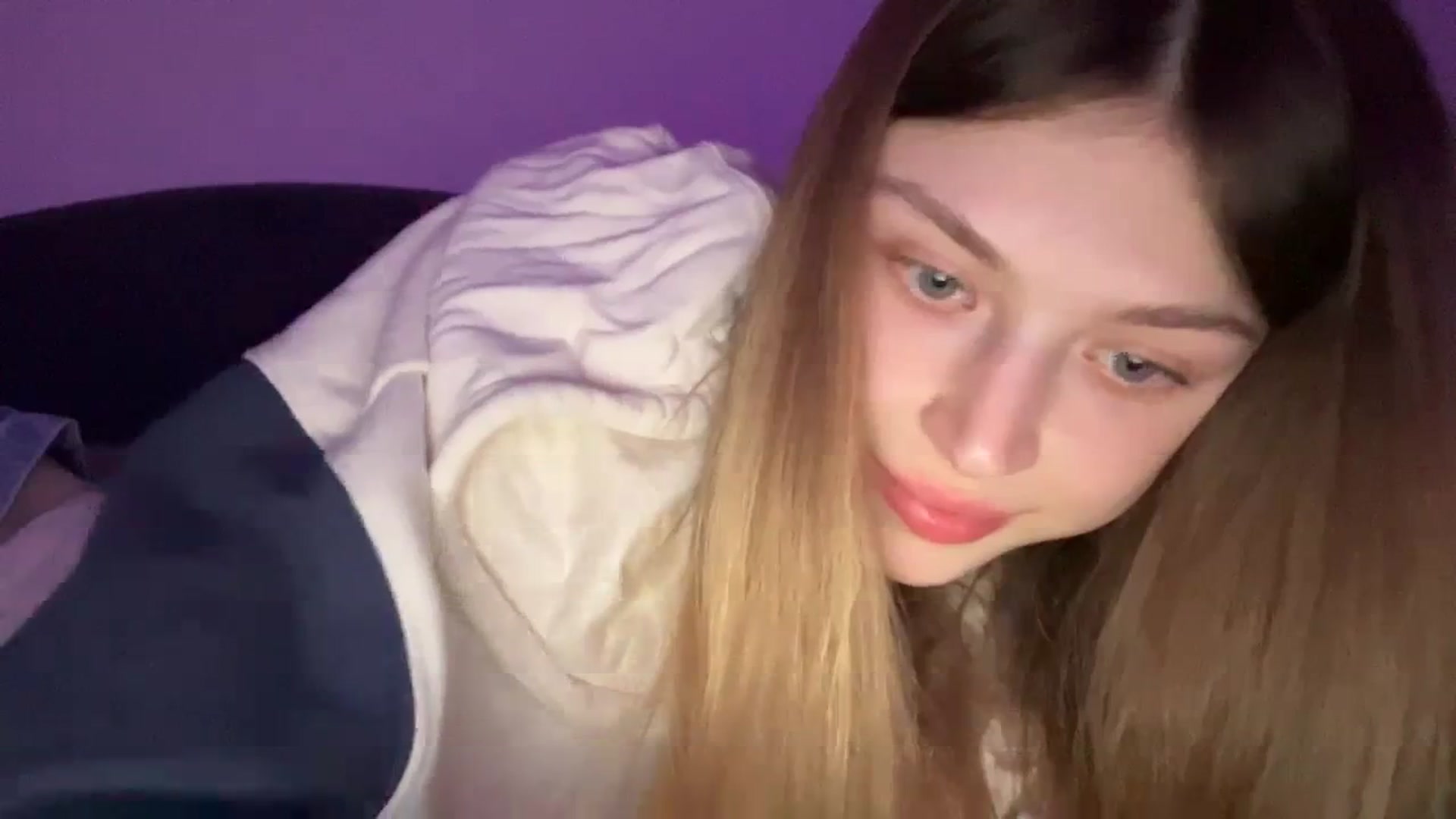 Gallery image thumbnail from Coconut_dream's myfreecams stream on, 11/02/2023, 19:40 image 10 of 20