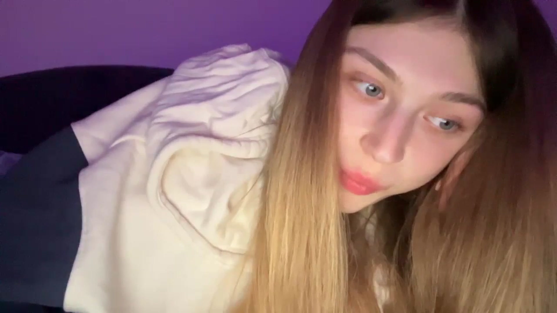 Gallery image thumbnail from Coconut_dream's myfreecams stream on, 11/02/2023, 19:40 image 8 of 20
