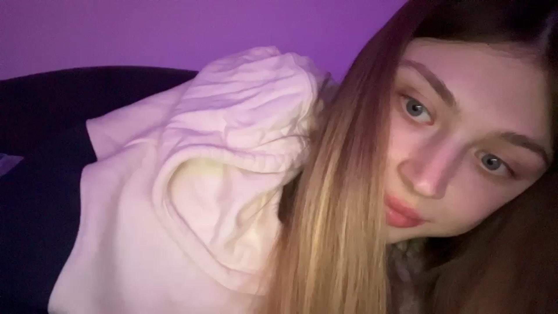 Gallery image thumbnail from Coconut_dream's myfreecams stream on, 11/02/2023, 19:40 image 6 of 20