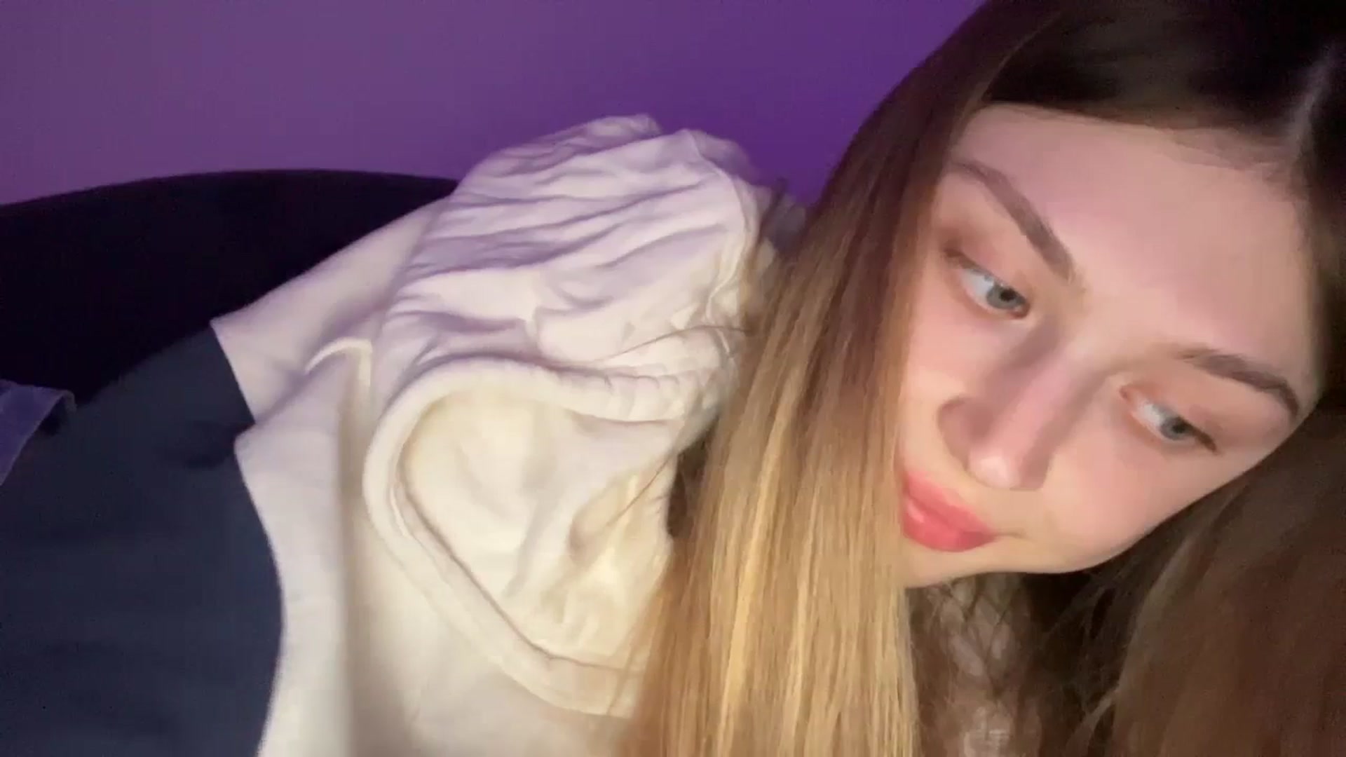 Gallery image thumbnail from Coconut_dream's myfreecams stream on, 11/02/2023, 19:40 image 3 of 20