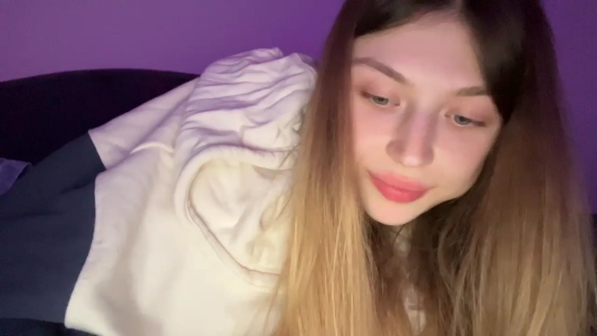 Gallery image thumbnail from Coconut_dream's myfreecams stream on, 11/02/2023, 19:40 image 18 of 20