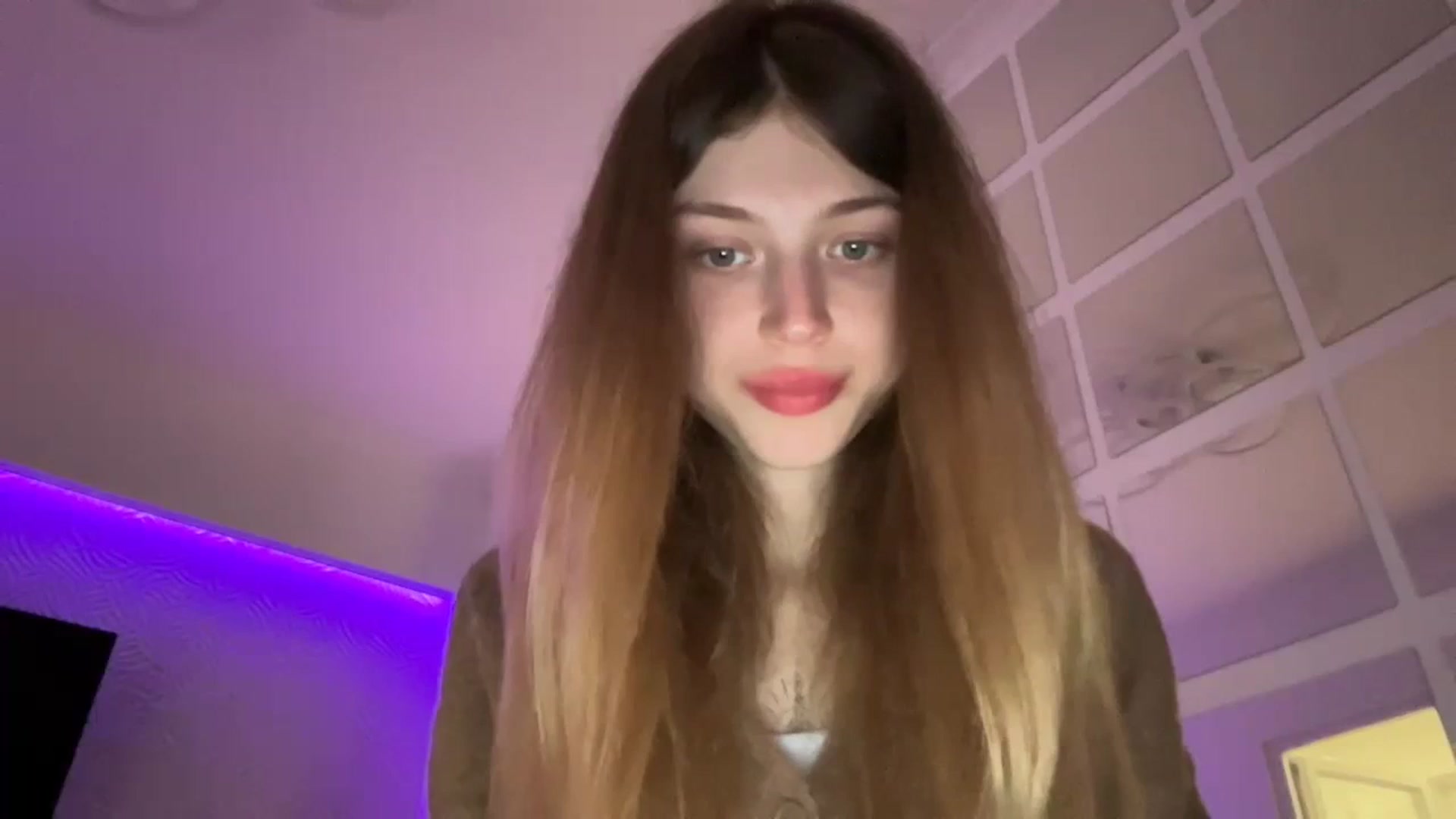 Gallery image thumbnail from Coconut_dream's myfreecams stream on, 11/03/2023, 17:03 image 17 of 20