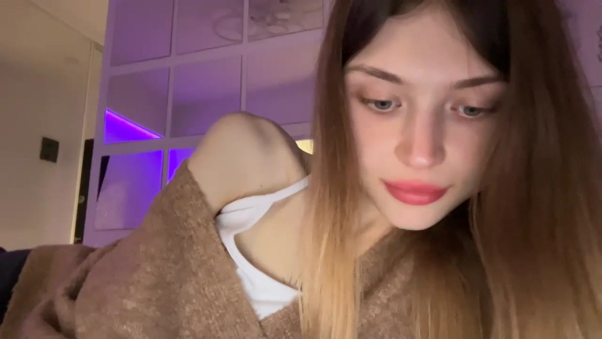 Gallery image thumbnail from Coconut_dream's myfreecams stream on, 11/03/2023, 17:03 image 6 of 20