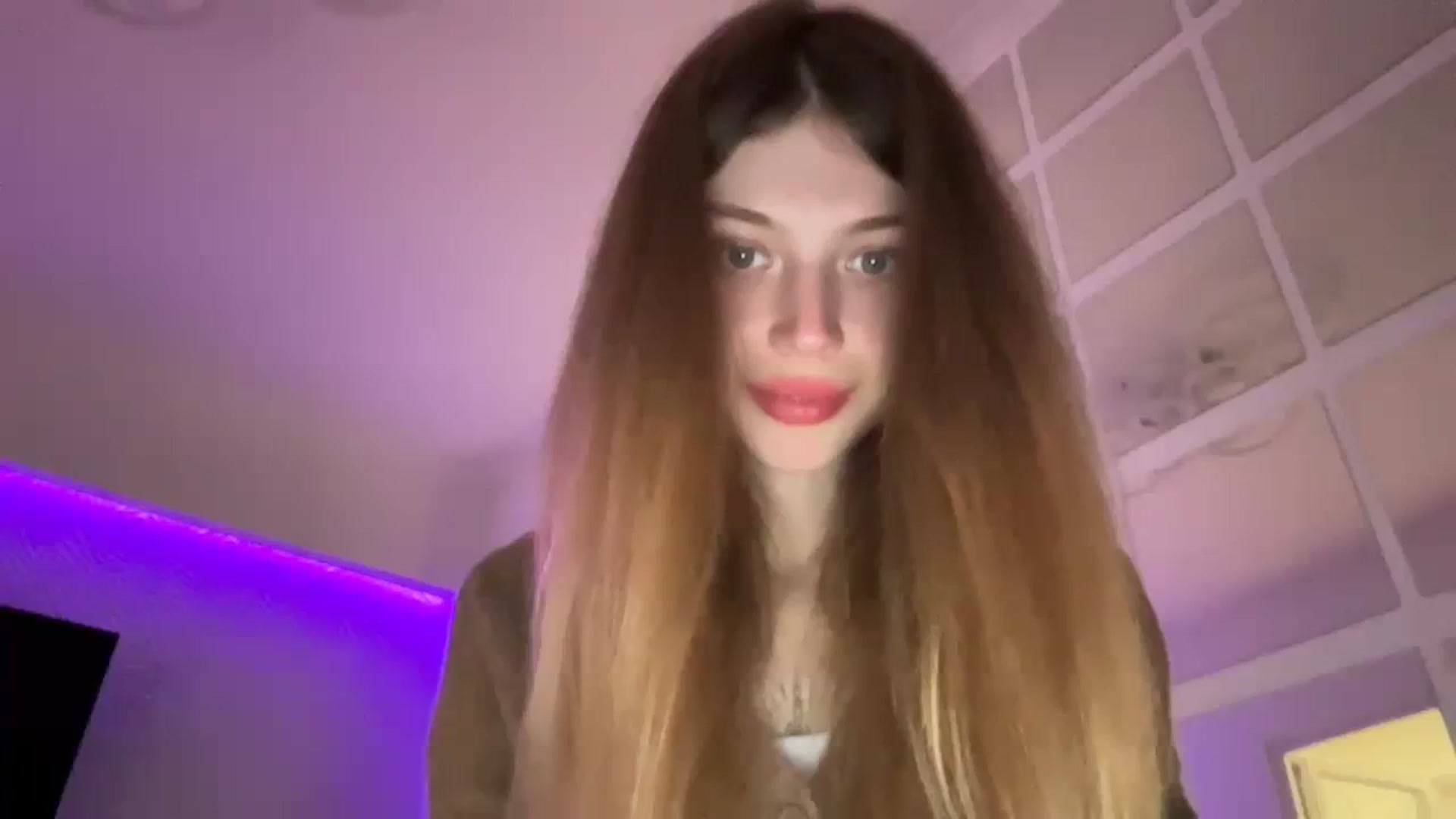 Gallery image thumbnail from Coconut_dream's myfreecams stream on, 11/03/2023, 17:03 image 14 of 20