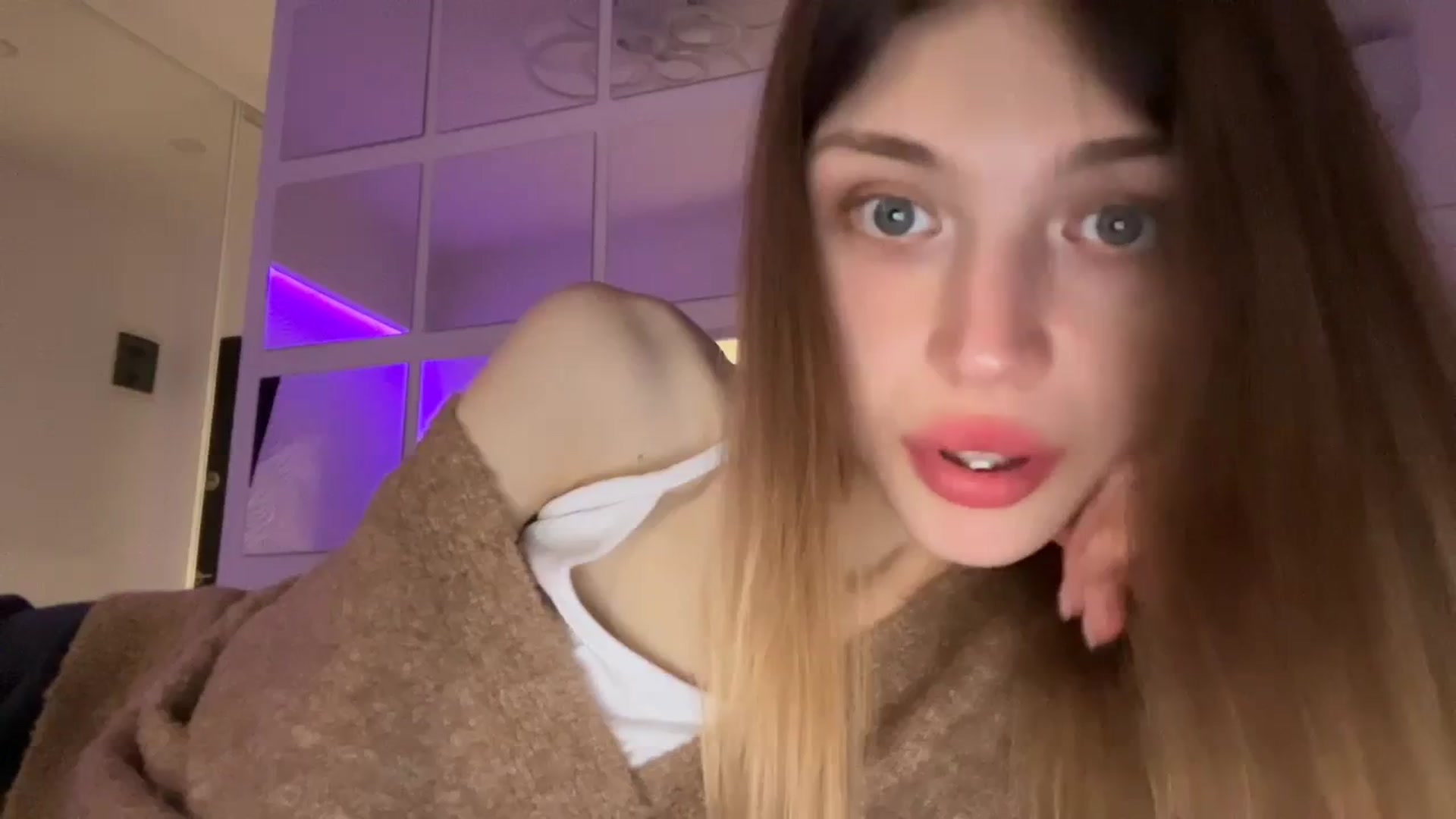 Gallery image thumbnail from Coconut_dream's myfreecams stream on, 11/03/2023, 17:03 image 7 of 20