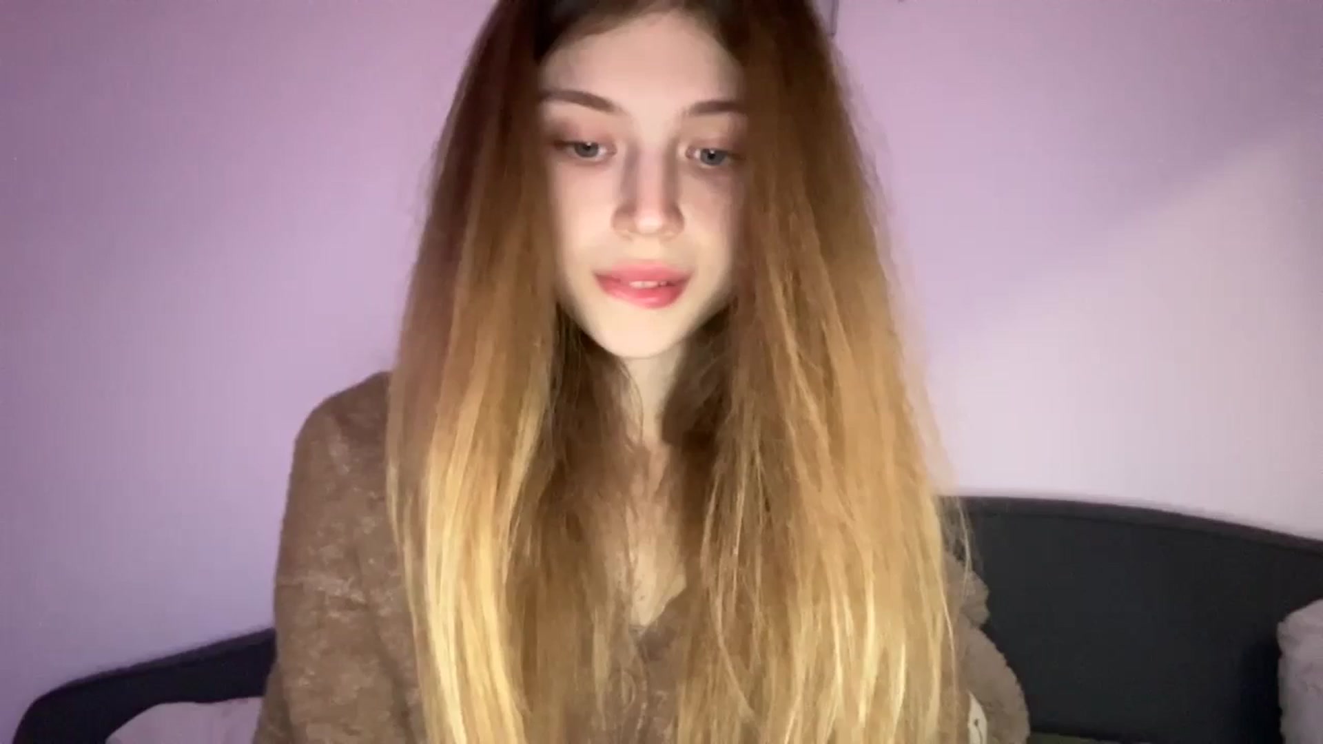 Gallery image thumbnail from Coconut_dream's myfreecams stream on, 11/04/2023, 20:12 image 16 of 20