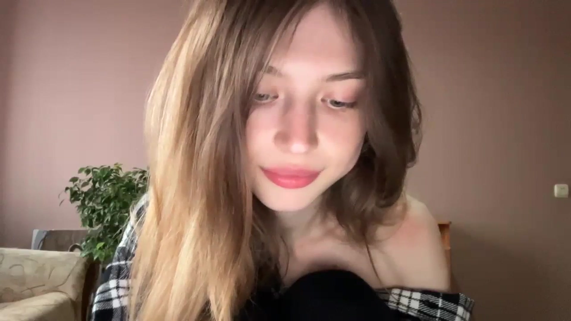 Gallery image thumbnail from Coconut_dream's myfreecams stream on, 11/08/2023, 13:31 image 20 of 20