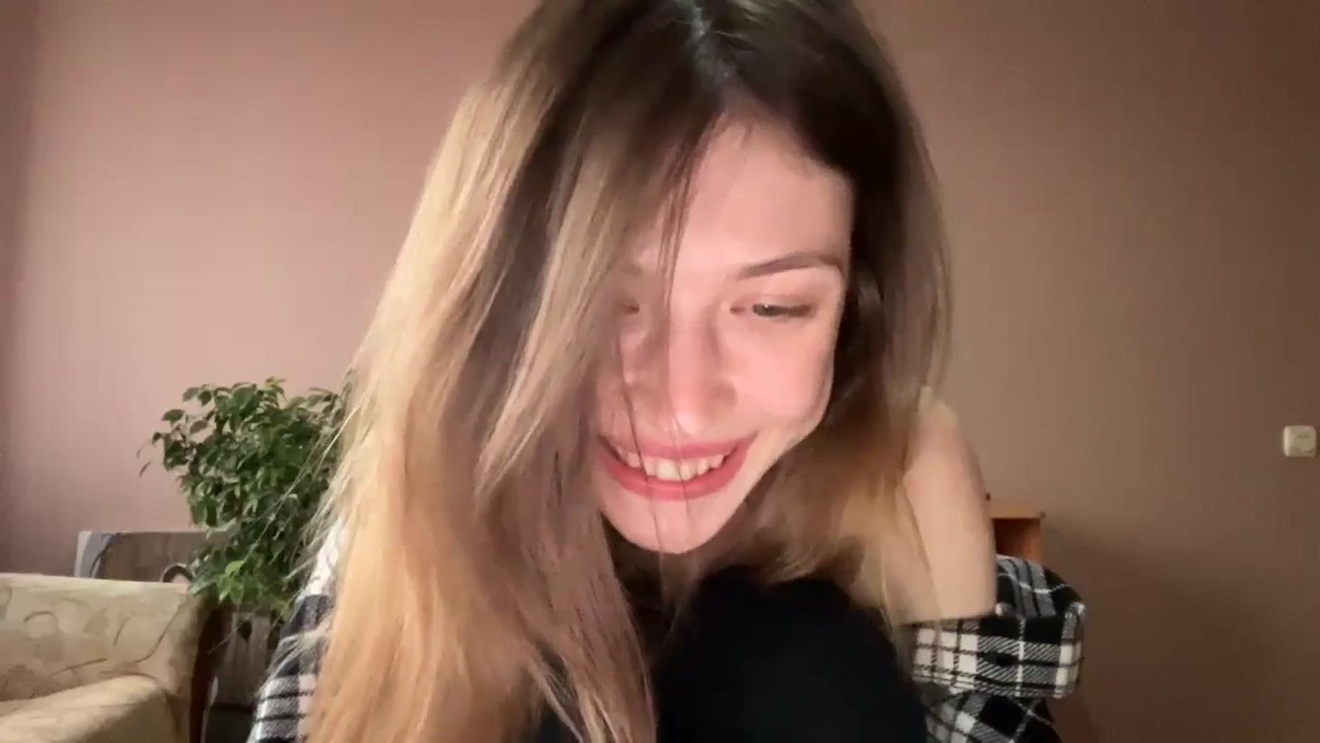 Gallery image thumbnail from Coconut_dream's myfreecams stream on, 11/08/2023, 13:31 image 13 of 20