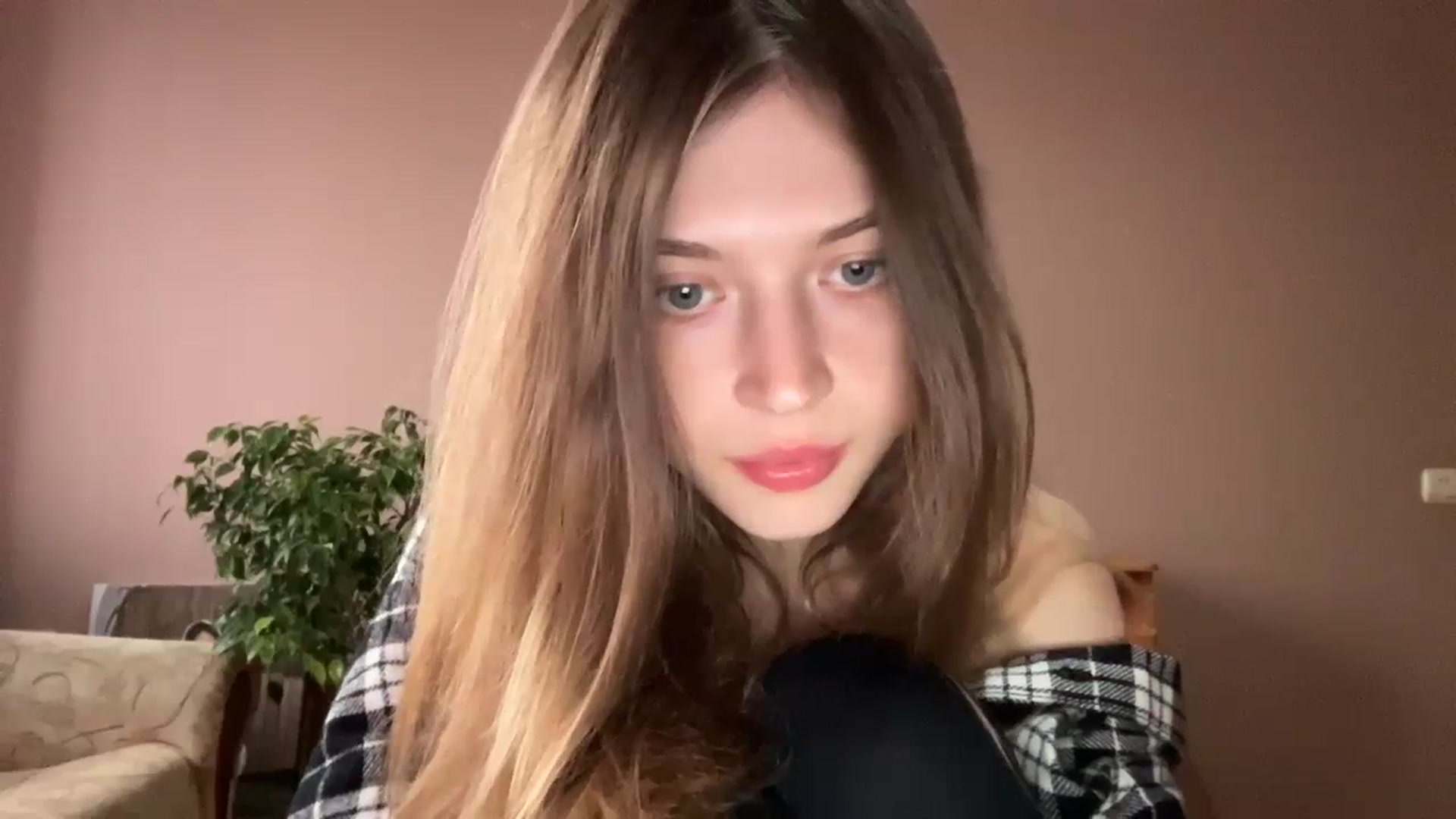 Gallery image thumbnail from Coconut_dream's myfreecams stream on, 11/08/2023, 13:46 image 17 of 20