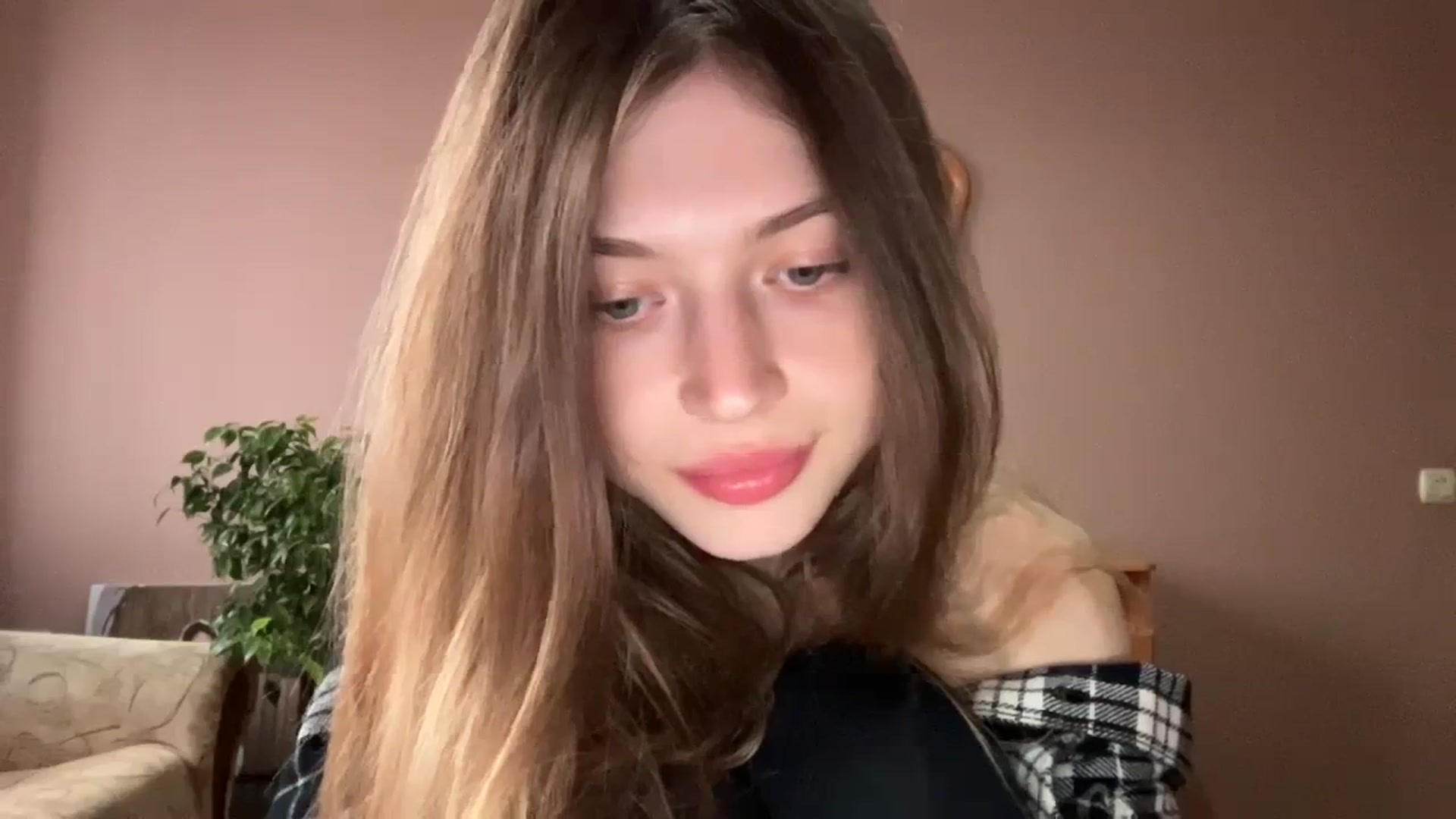 Gallery image thumbnail from Coconut_dream's myfreecams stream on, 11/08/2023, 13:46 image 10 of 20