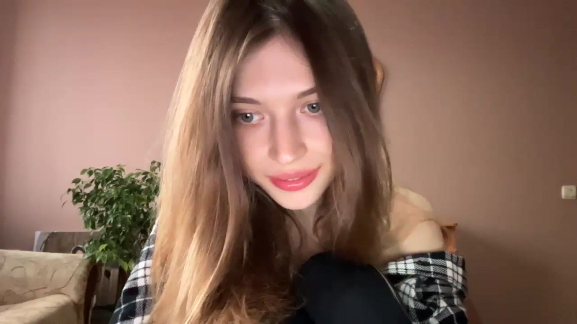 Gallery image thumbnail from Coconut_dream's myfreecams stream on, 11/08/2023, 13:46 image 18 of 20