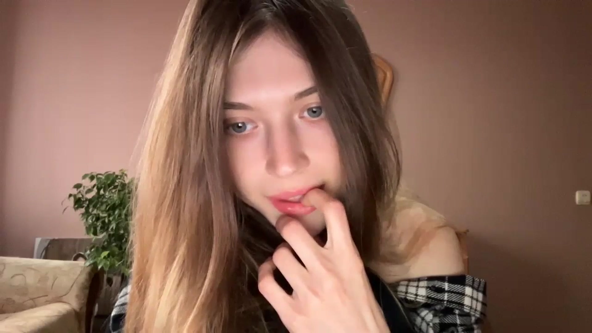 Gallery image thumbnail from Coconut_dream's myfreecams stream on, 11/08/2023, 13:46 image 8 of 20