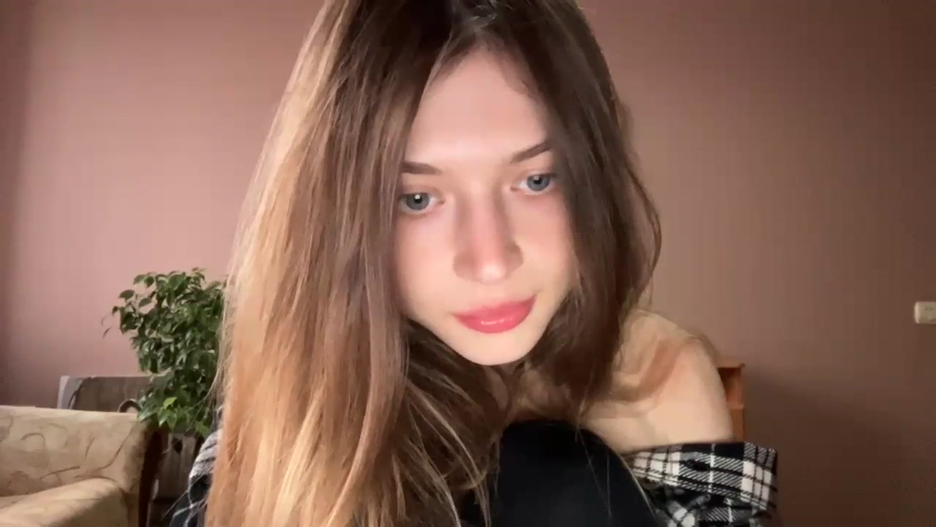 Gallery image thumbnail from Coconut_dream's myfreecams stream on, 11/08/2023, 13:46 image 2 of 20