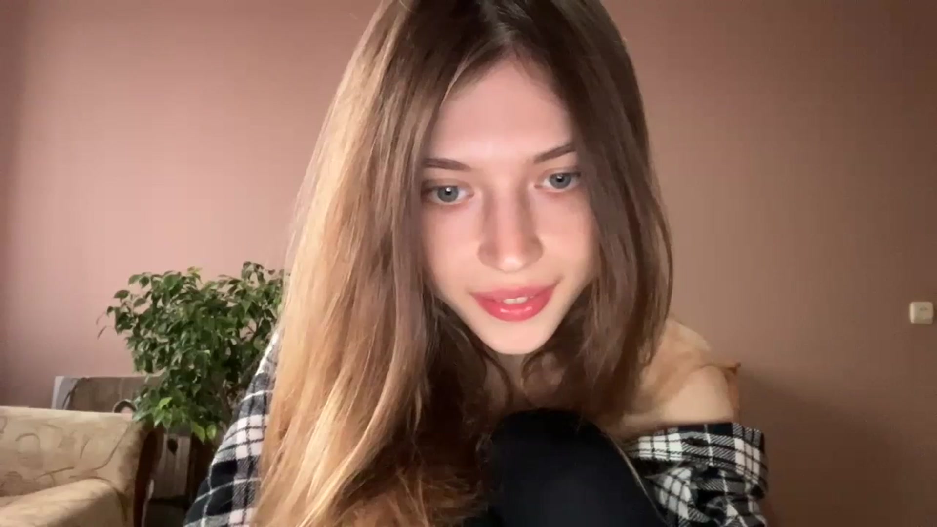 Gallery image thumbnail from Coconut_dream's myfreecams stream on, 11/08/2023, 13:46 image 15 of 20